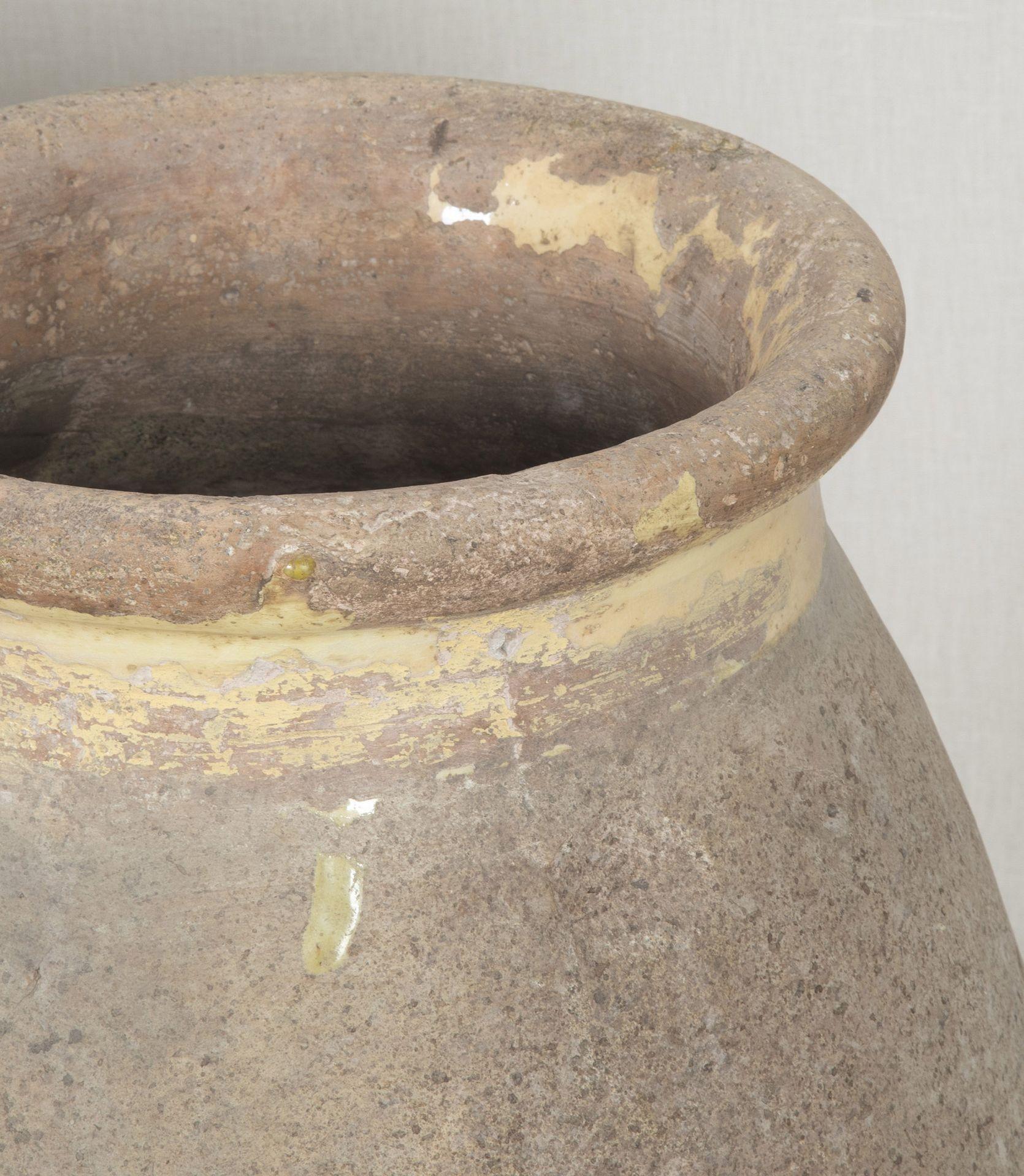 Gran pareja emparejada de tarros de aceitunas Biot de principios del siglo XIX en venta 1