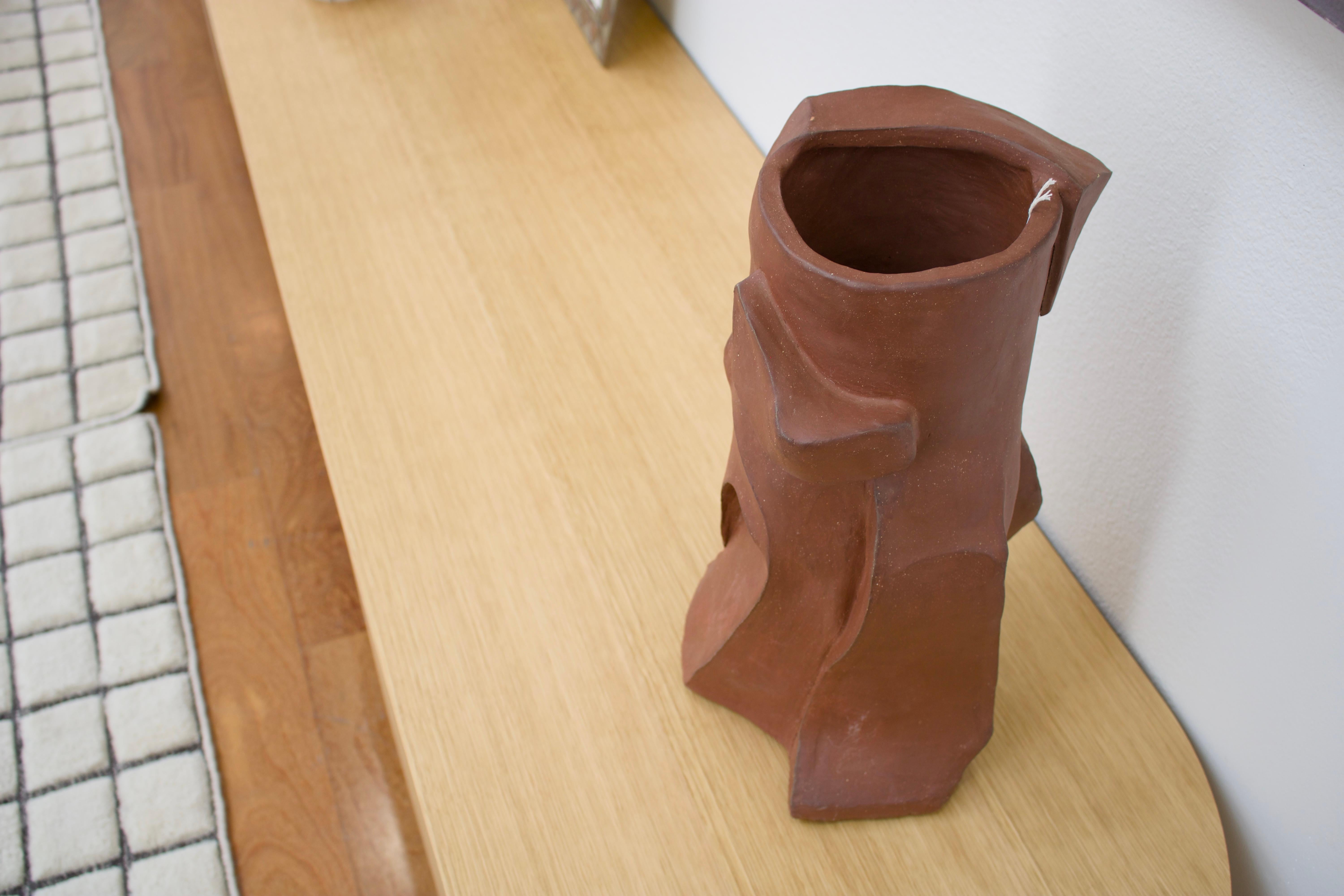 Vaso in terracotta color malva In condizioni buone in vendita a San Francisco, US