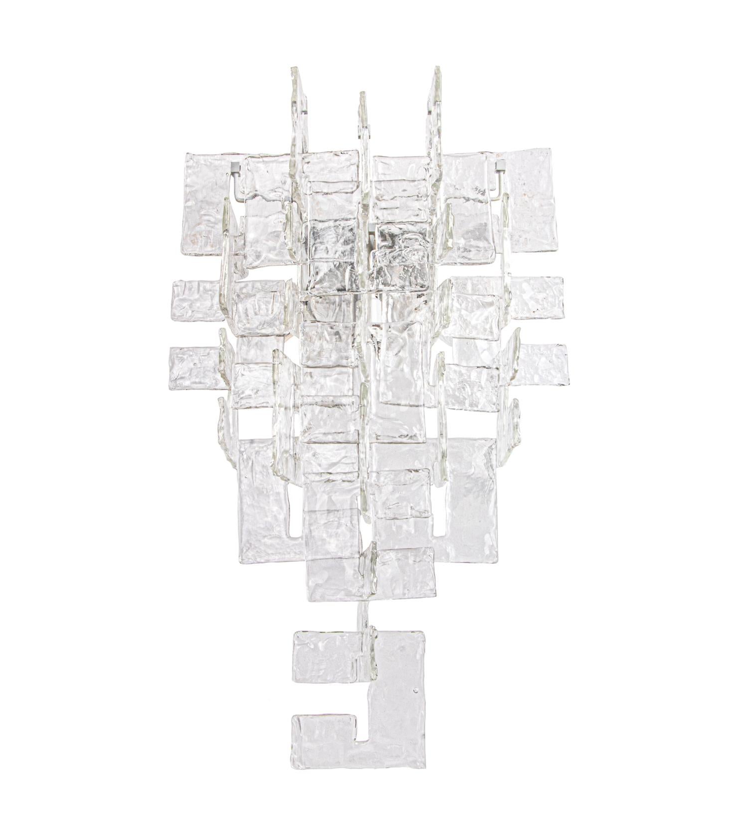 1960s Italy Mazzega Large Interlocking Murano Glass Wall Sconce by Carlo Nason In Good Condition In Niederdorfelden, Hessen