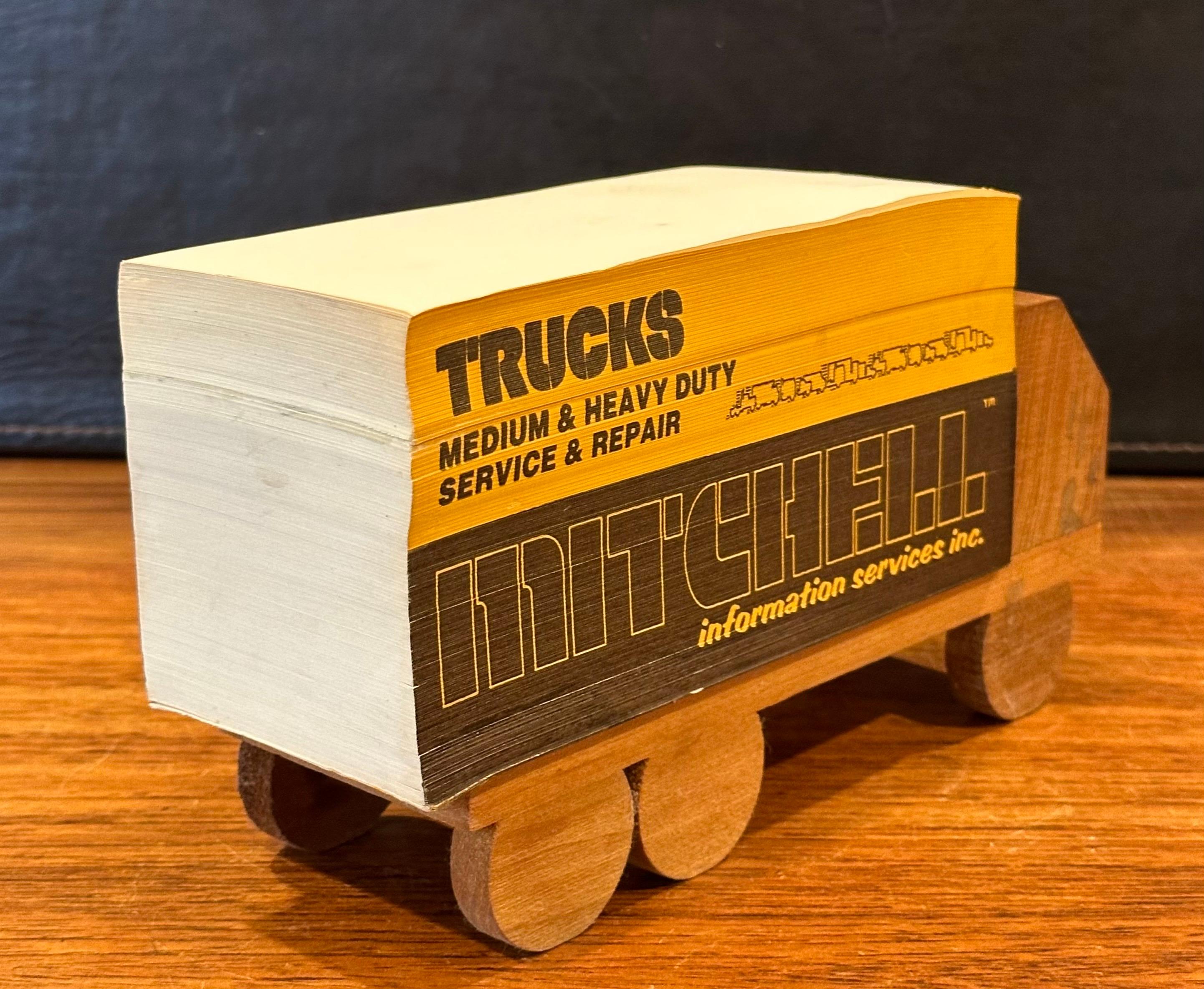 Große MCM Werbe-Schreibtischscheibe auf Holzwagen „Mitchell“ im Angebot 2