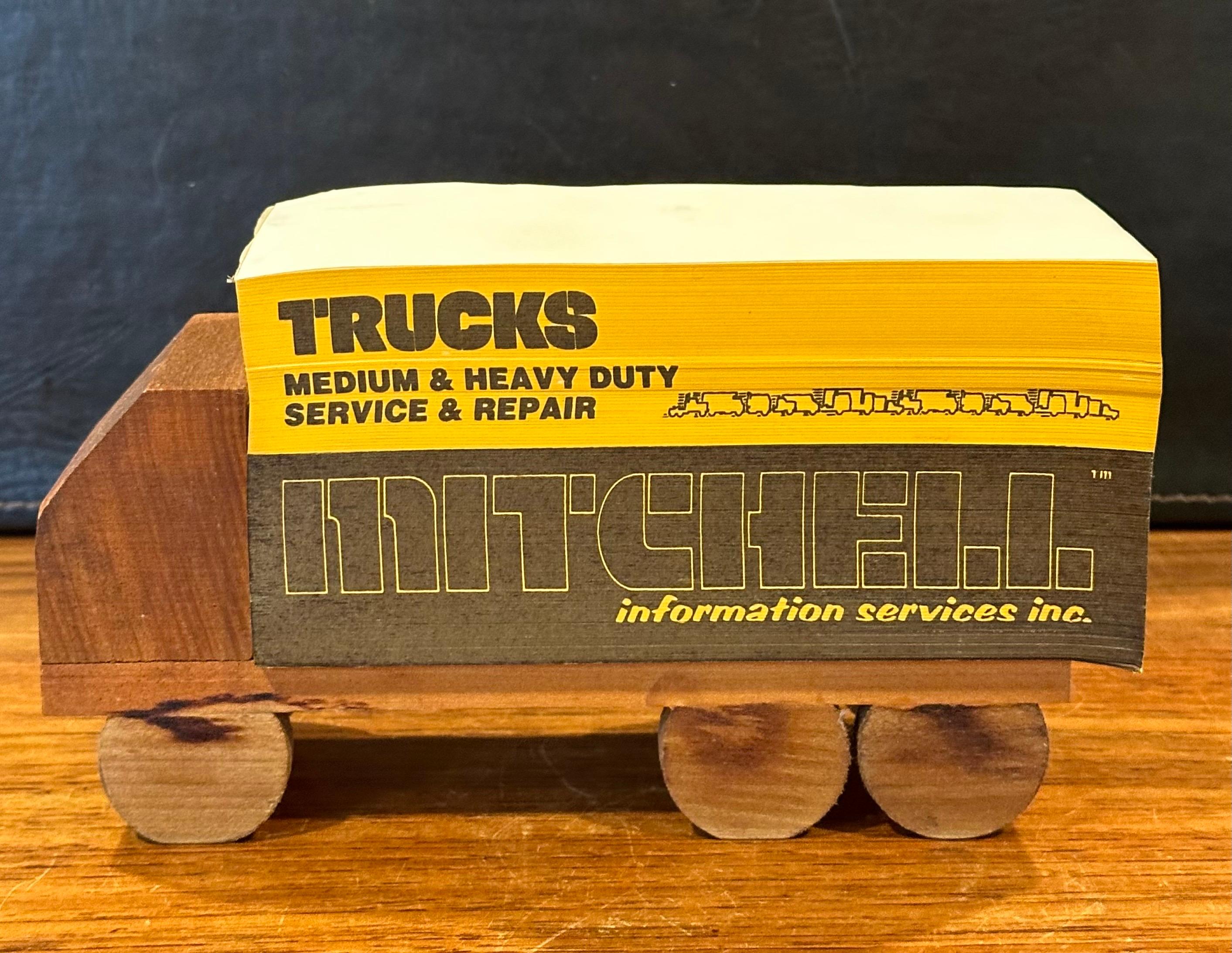 Große MCM Werbe-Schreibtischscheibe auf Holzwagen „Mitchell“ im Angebot 3