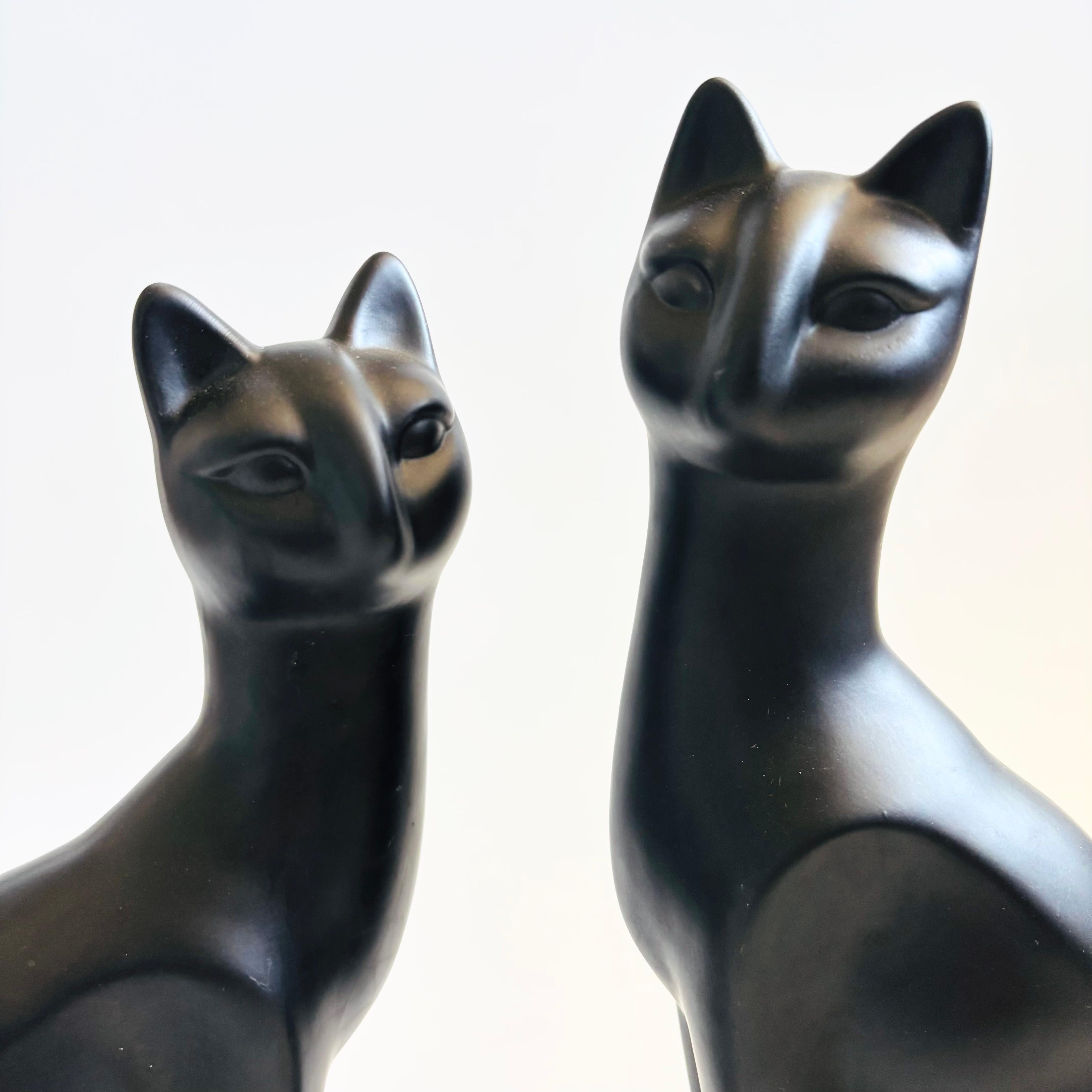 Large MCM Black Ceramic Cats - Set of 2 In Good Condition For Sale In Fairfield, CA