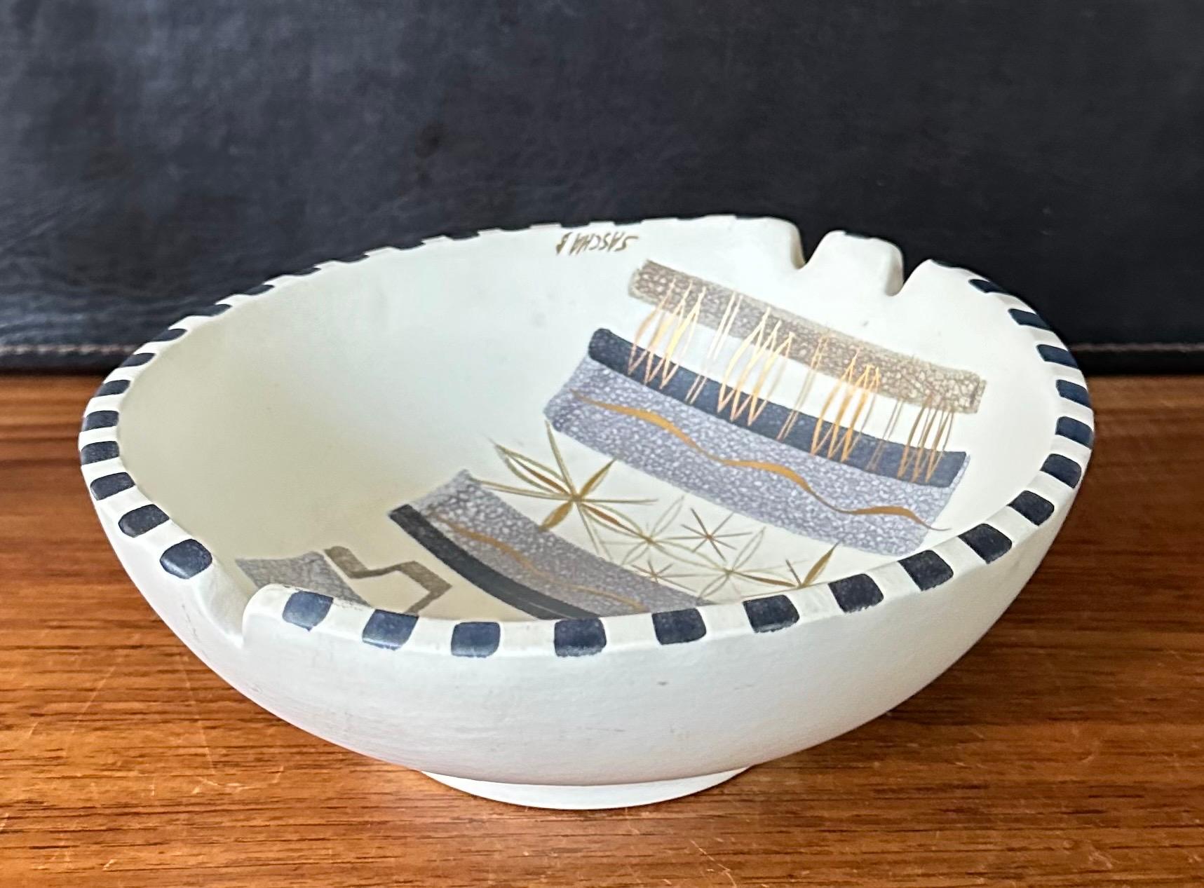 20th Century Large MCM California Pottery Ashtray by Sascha Brastoff For Sale