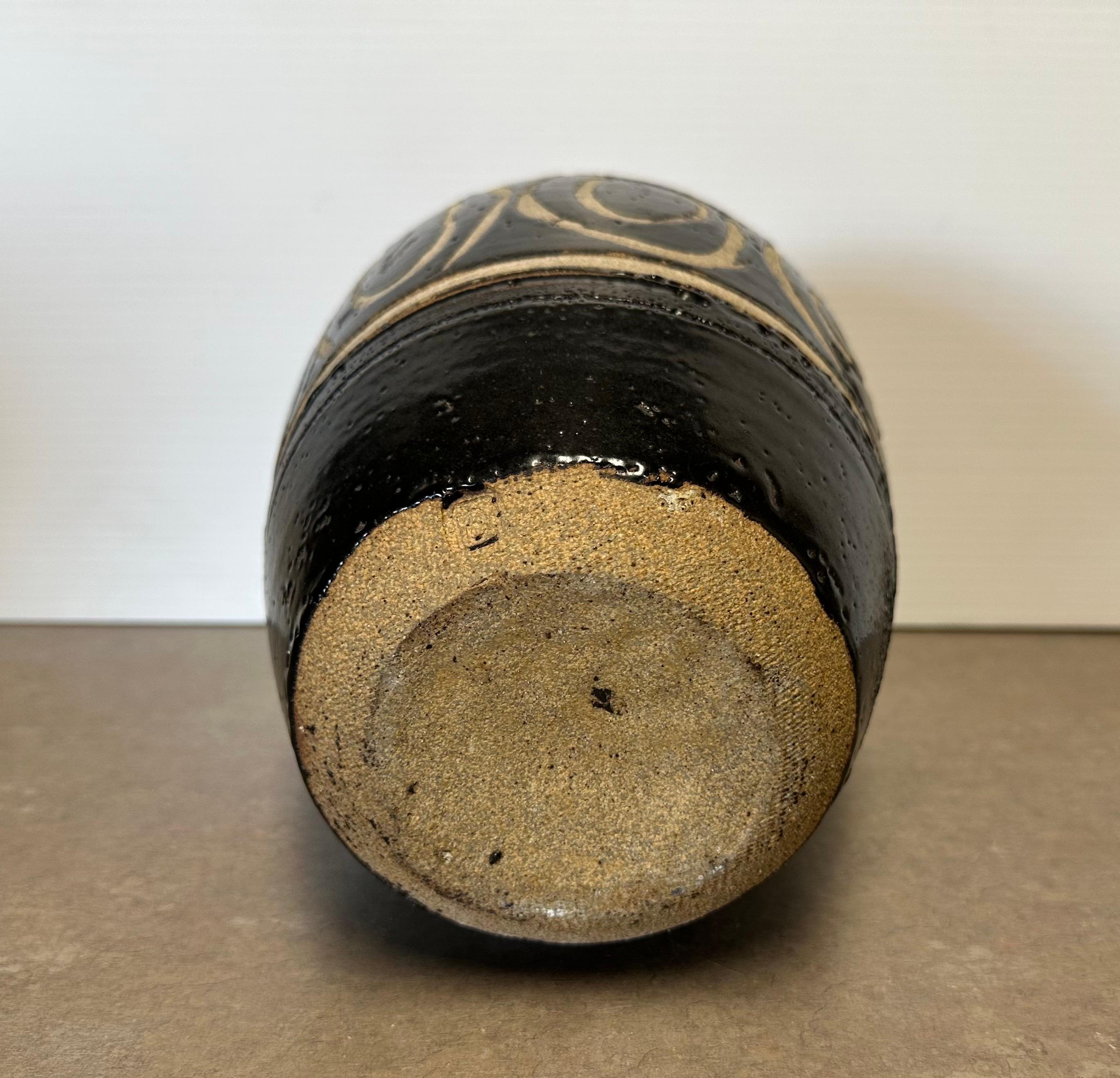 Large MCM Studio Pottery Vase - Signed en venta 3