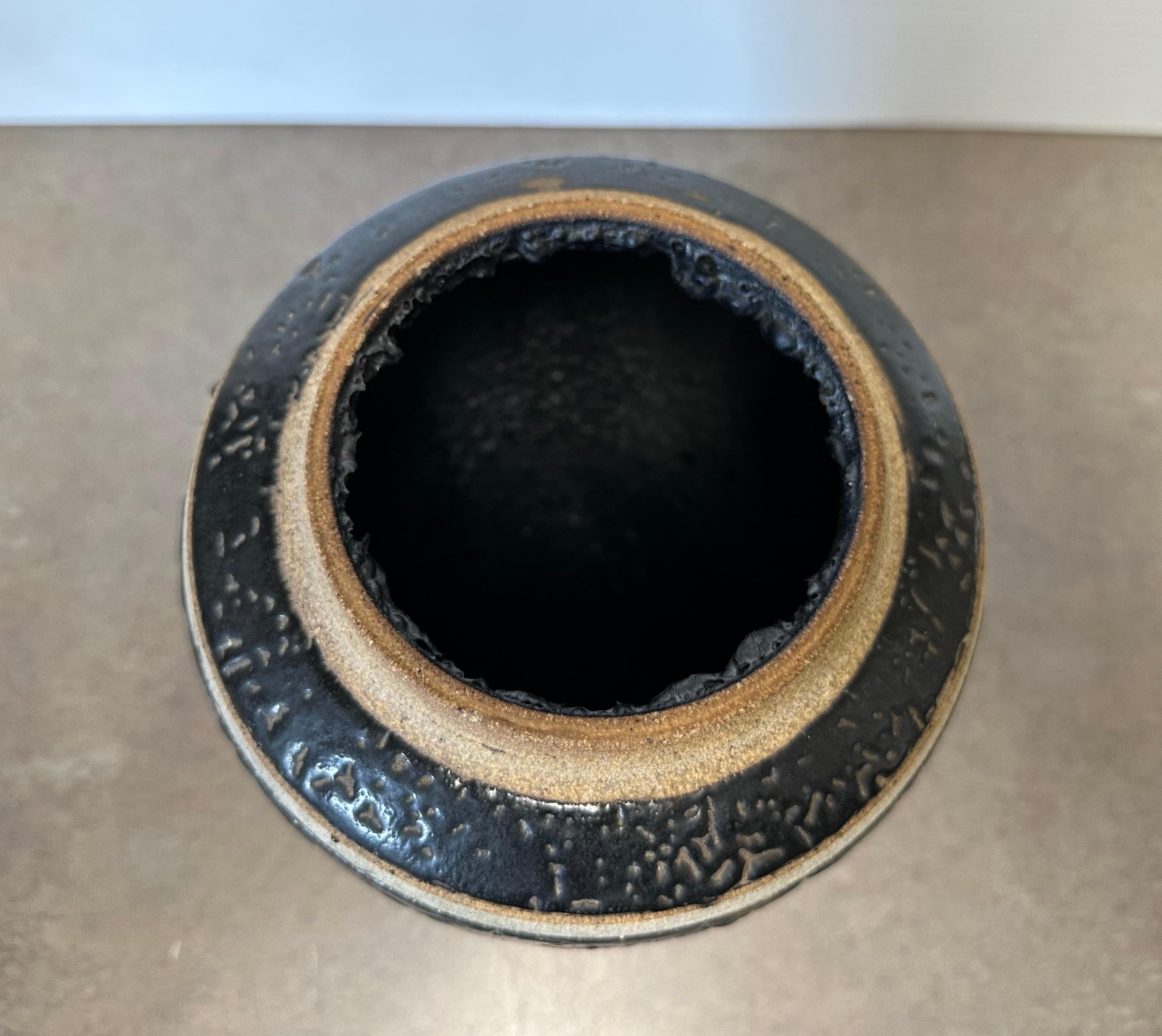 Large MCM Studio Pottery Vase - Signed siglo XX en venta
