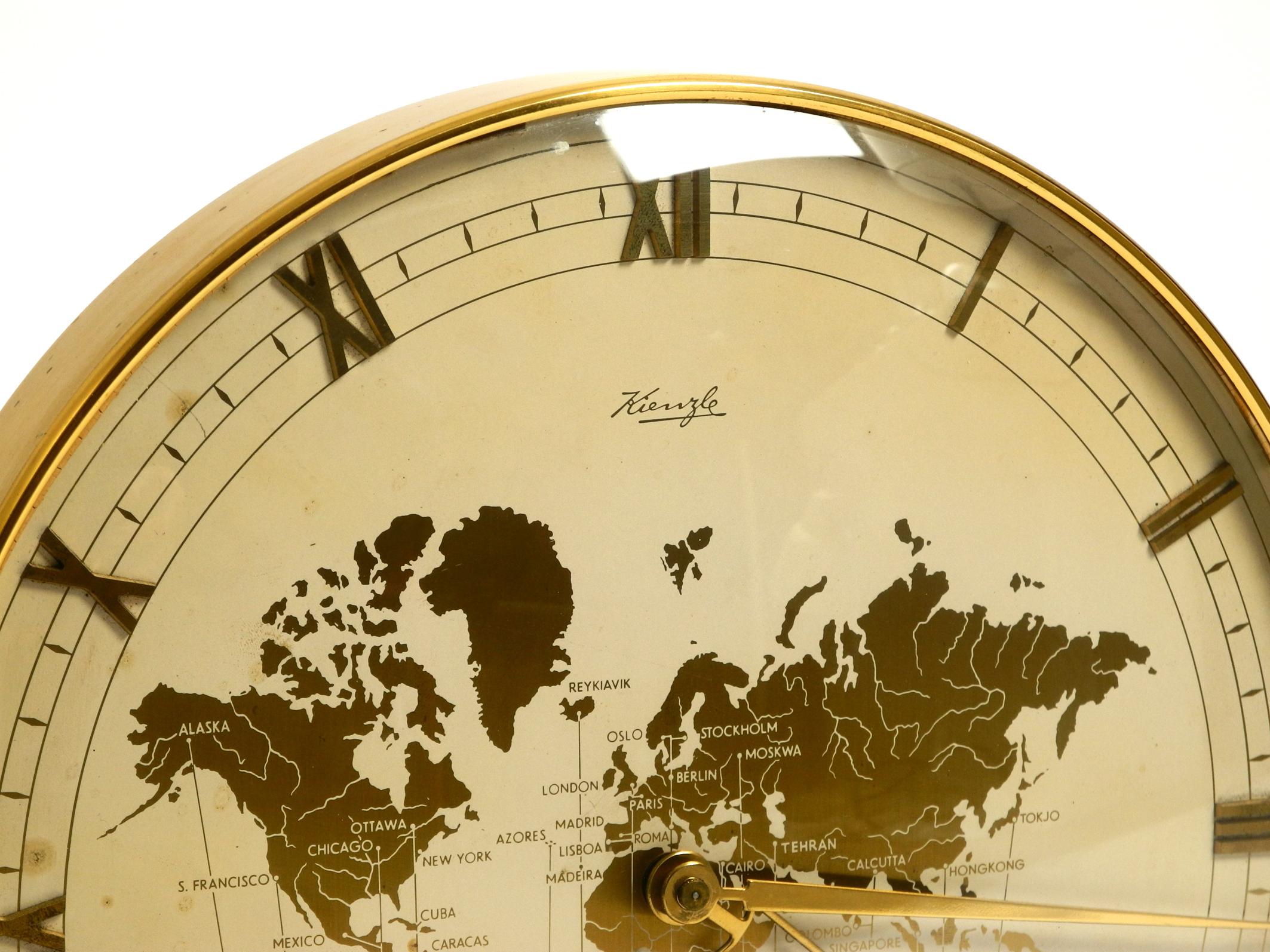 Grande horloge mondiale mécanique en laiton des années 1950 par Heinrich Möller pour Kienzle Clocks en vente 3