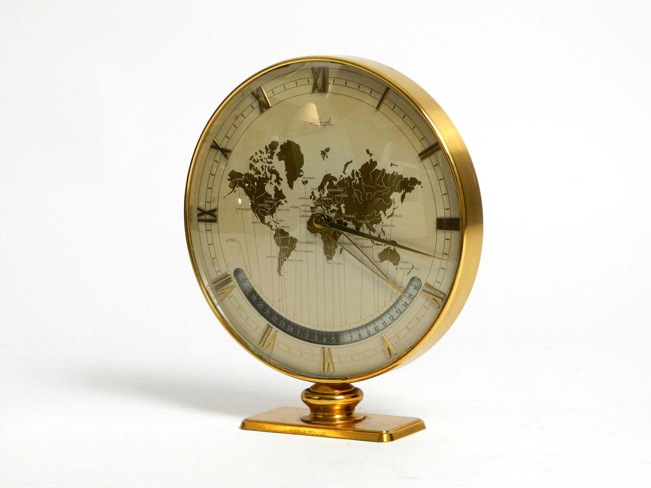 Mid-Century Modern Grande horloge mondiale mécanique en laiton des années 1950 par Heinrich Möller pour Kienzle Clocks en vente