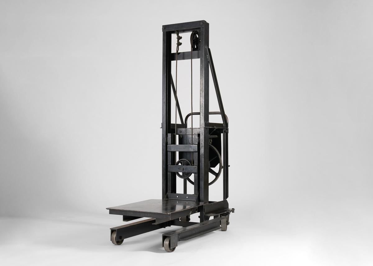 Saldato Grande ascensore meccanico, Stati Uniti, CIRCA 1970 in vendita