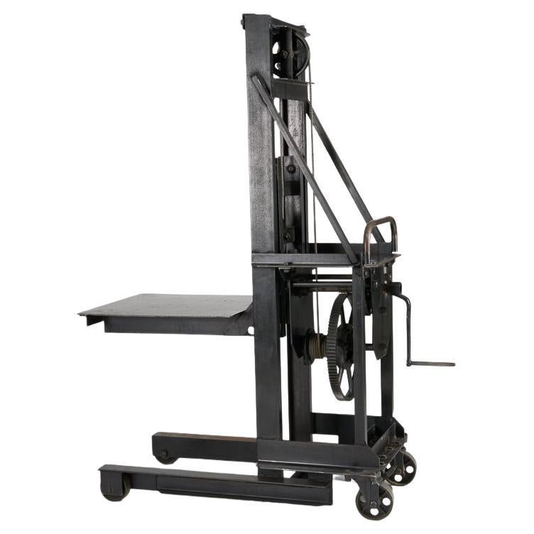 Grande ascensore meccanico, Stati Uniti, CIRCA 1970