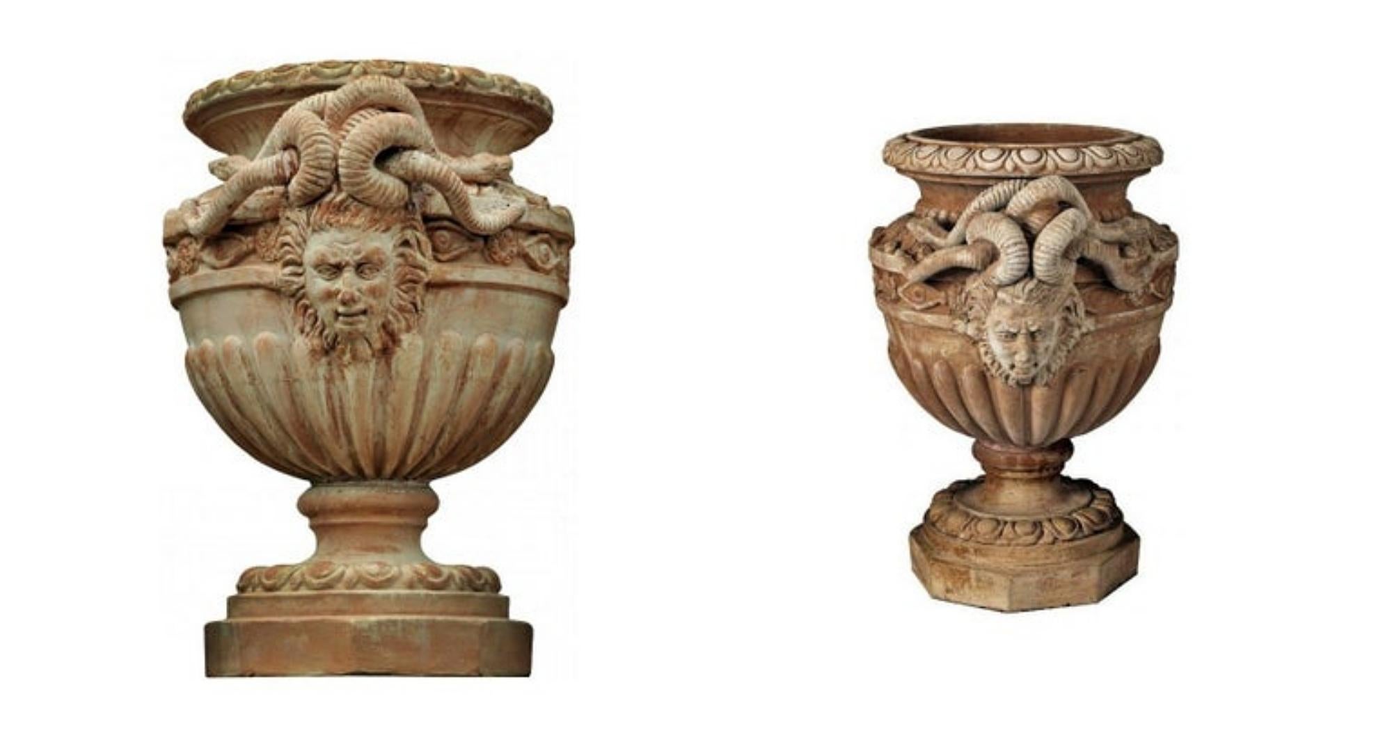 Italian Large Mediceo Florentine Renaissance Vase with Medusas Early 20th Century For Sale
