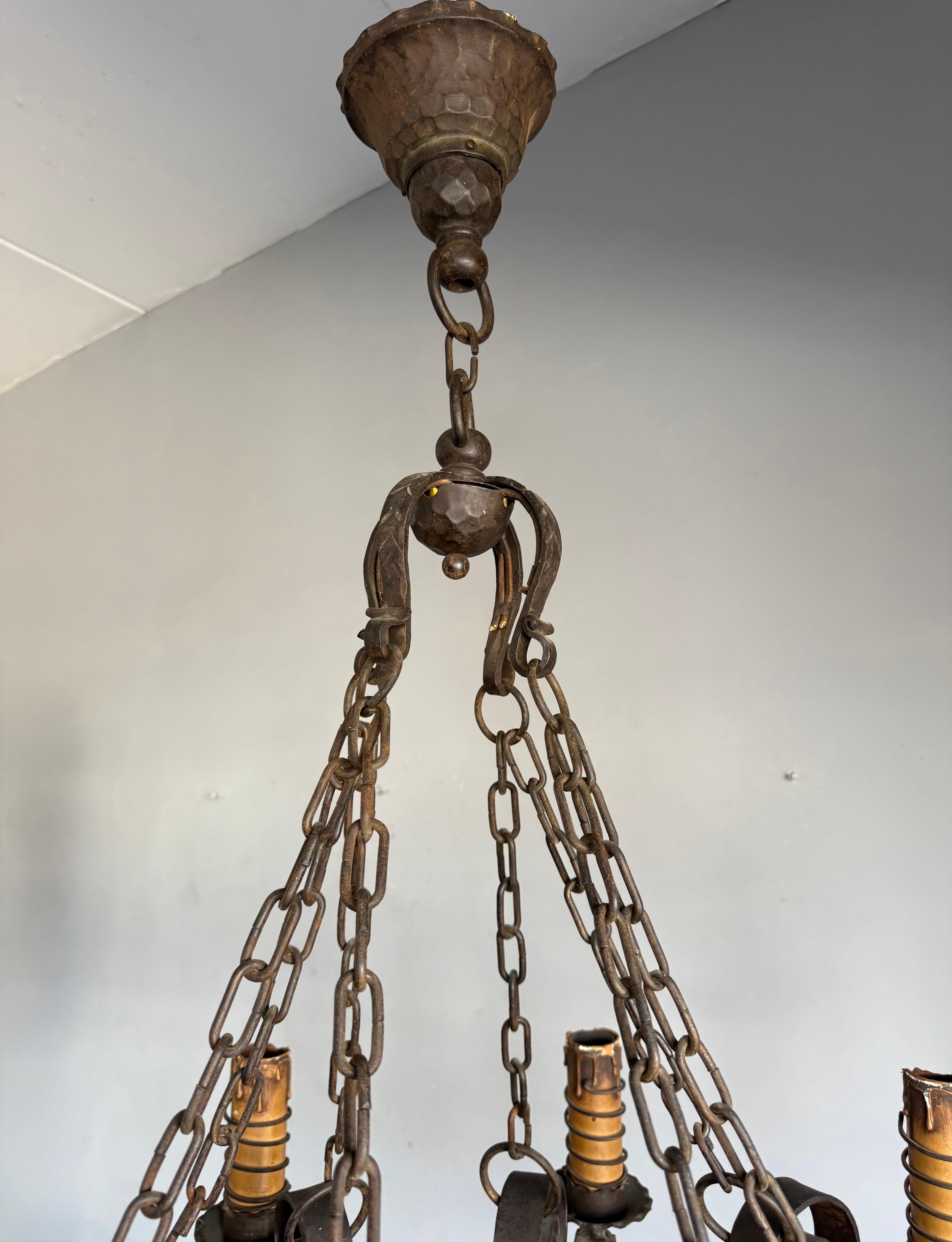 Grand lustre de château médiéval en fer forgé pour salle à manger ou restaurant en vente 5