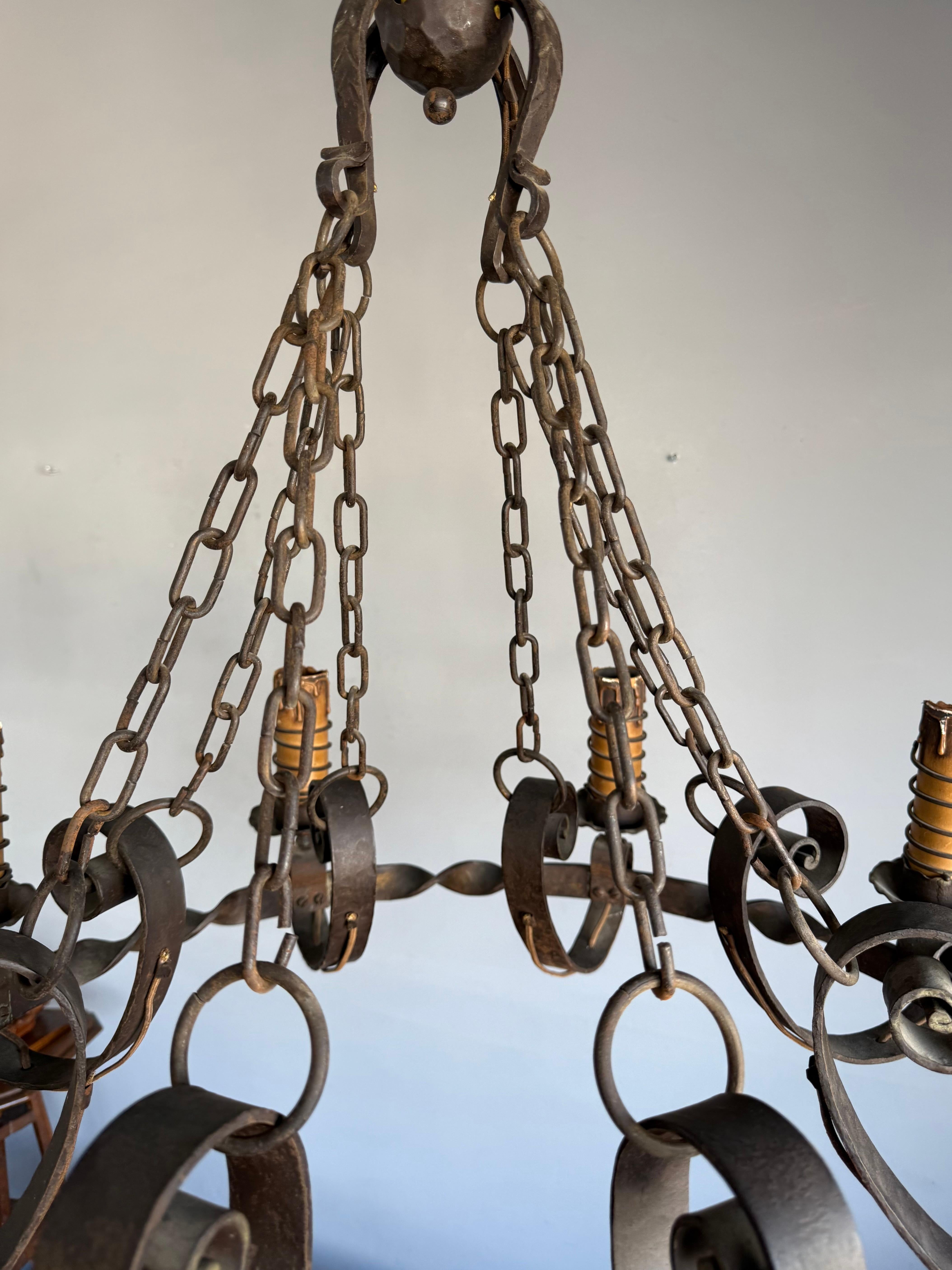 Grand lustre de château médiéval en fer forgé pour salle à manger ou restaurant en vente 6