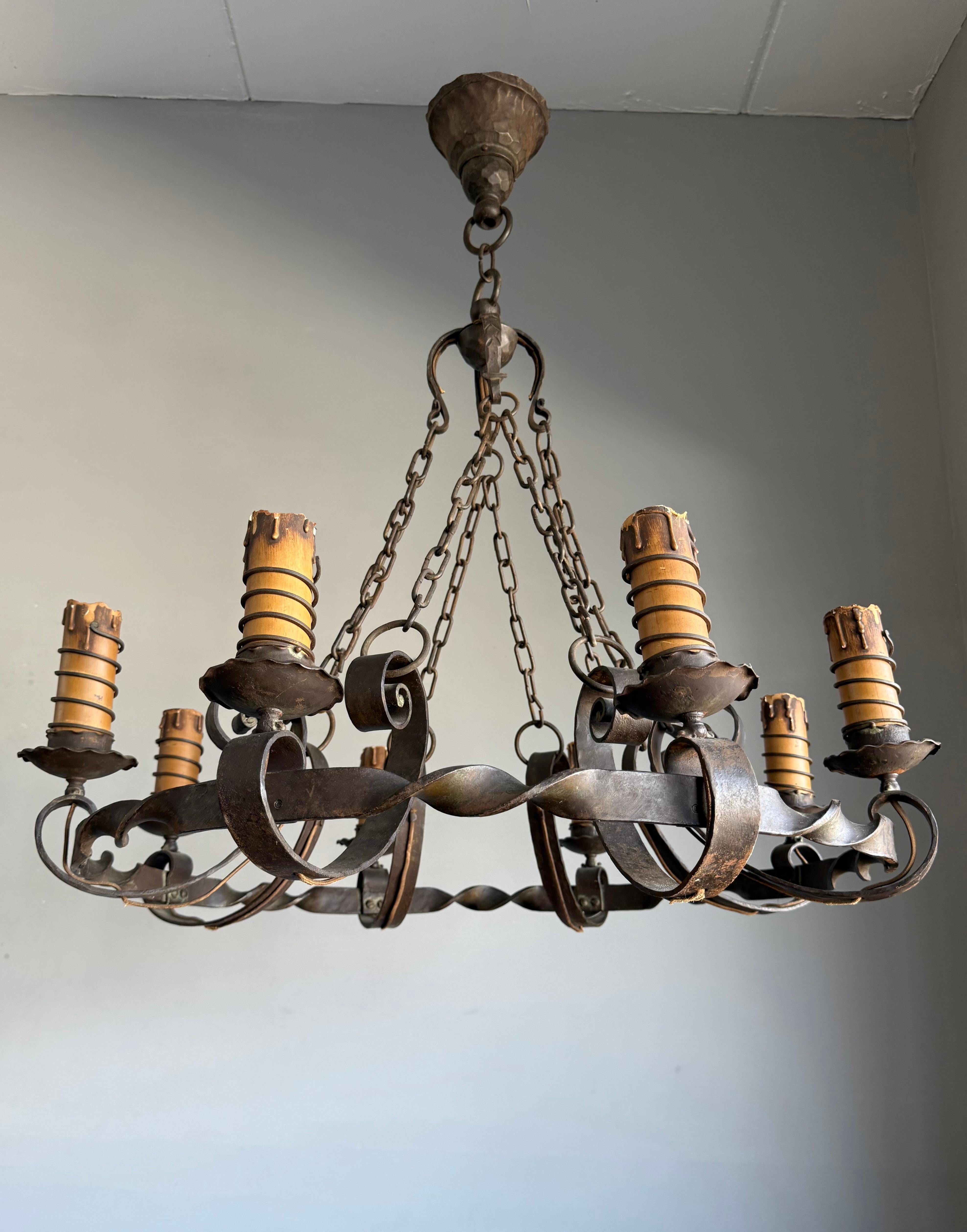 Grand lustre de château médiéval en fer forgé pour salle à manger ou restaurant en vente 11