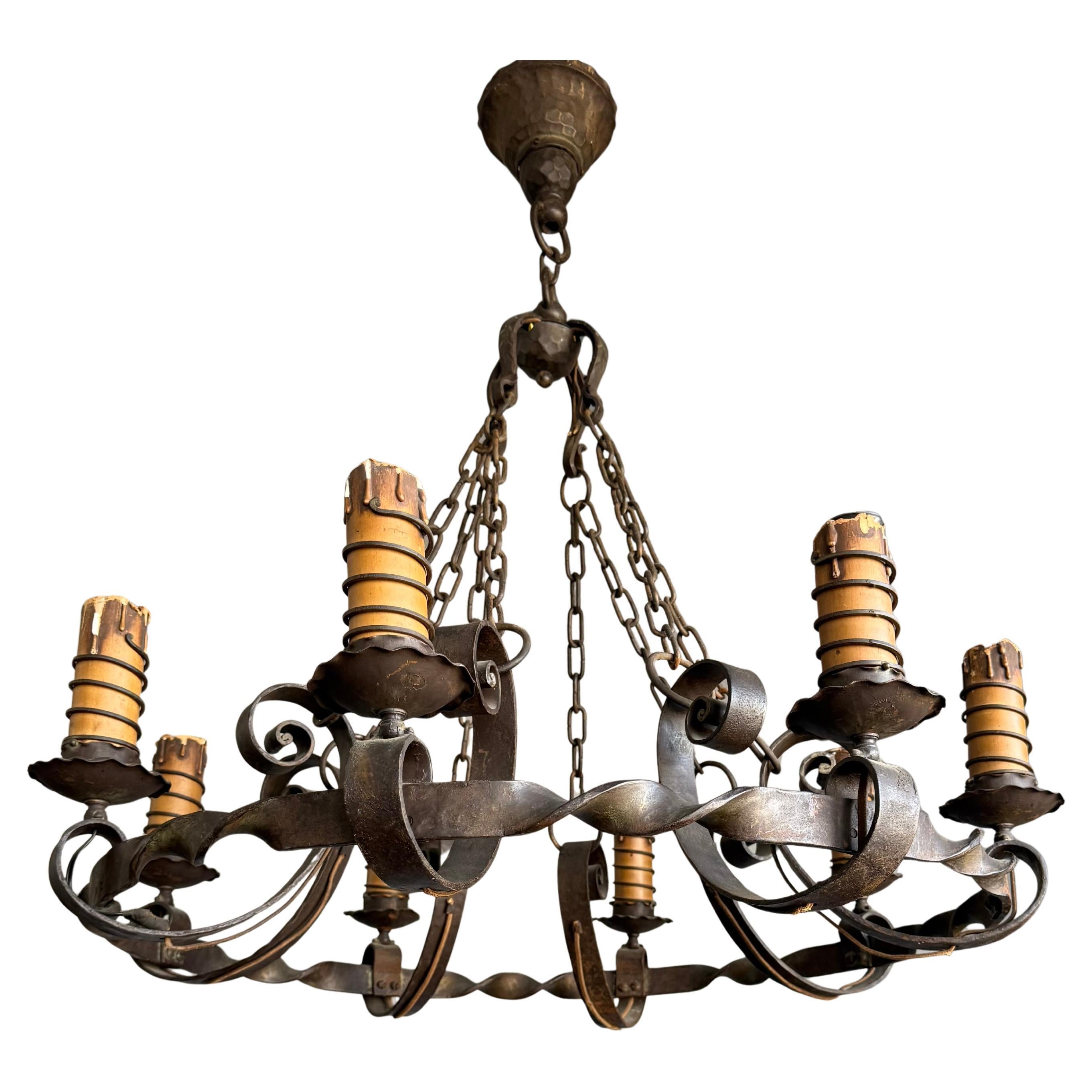 Grand lustre de château médiéval en fer forgé pour salle à manger ou restaurant en vente