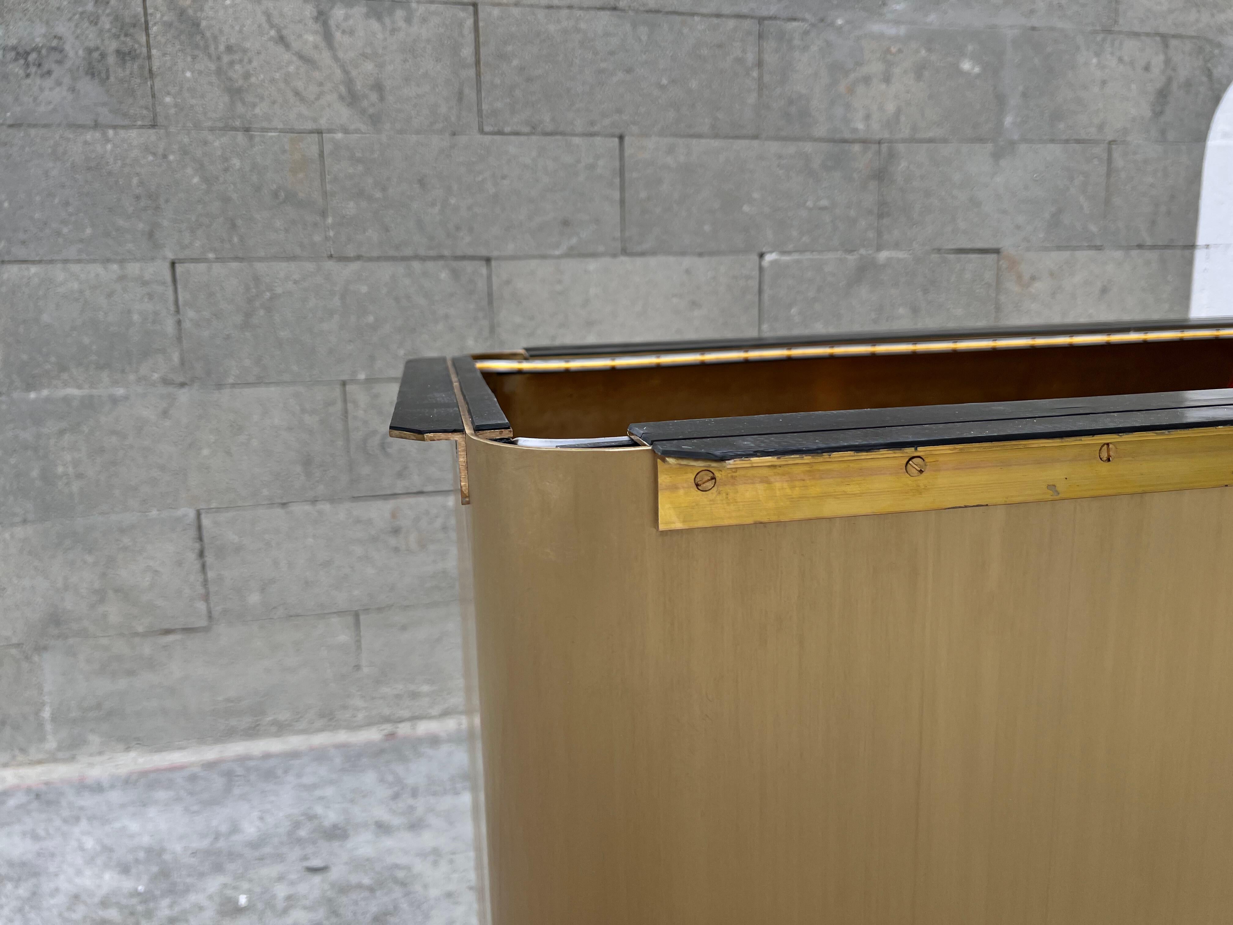 Gran mesa de comedor Medusa de mármol negro y cristal de roca con luz integrada en venta 1