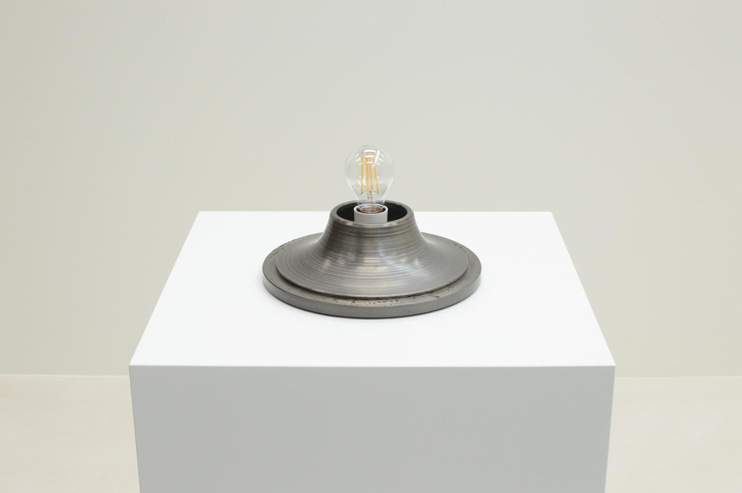 Large Medusa table lamp by Roberto Pamio for Leucos, 1960s Italy. 2