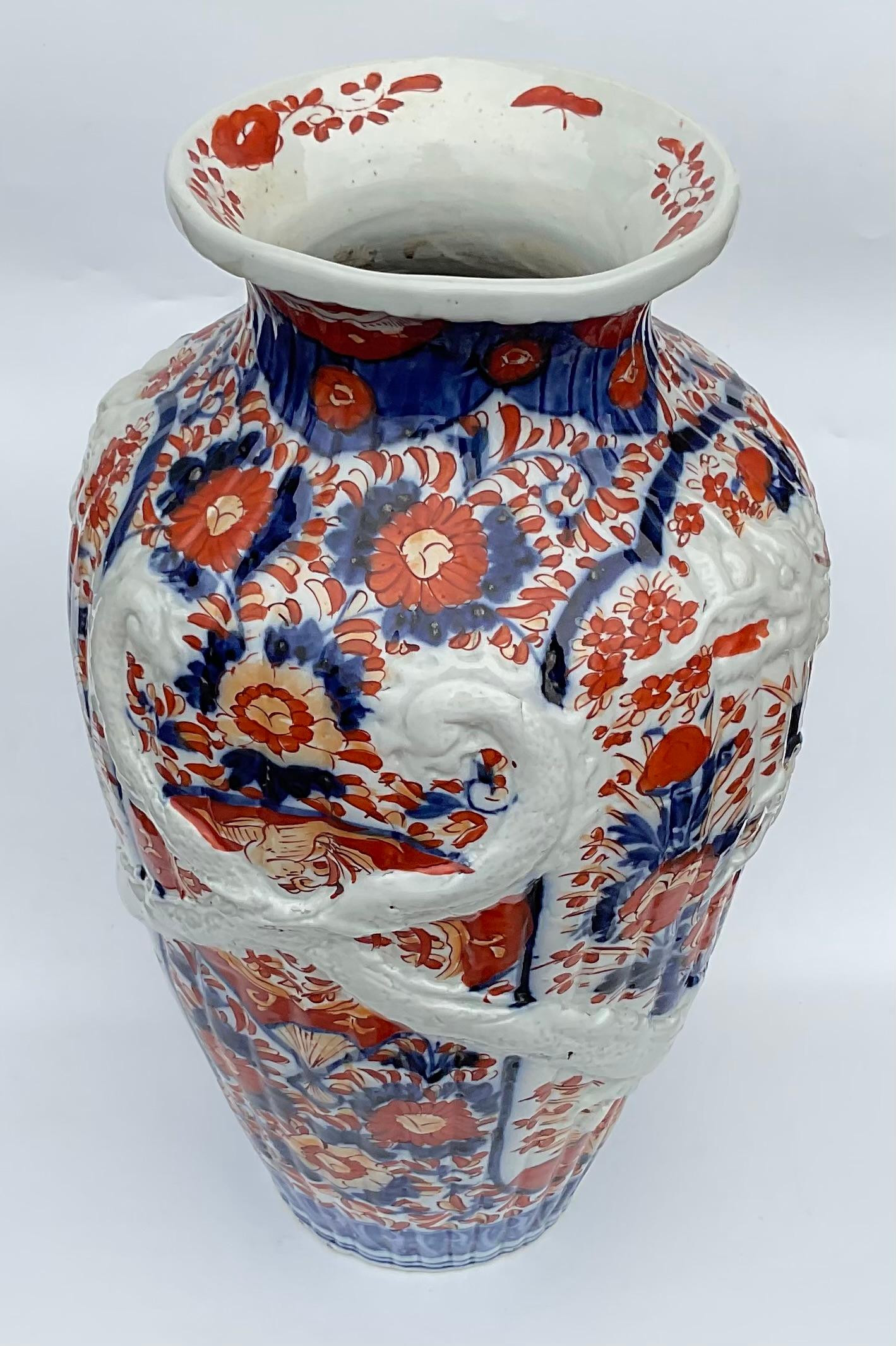 LARGE Meiji Era Japanese Imari Full Dragon Vase with Amazing Detail  In Good Condition For Sale In Ann Arbor, MI