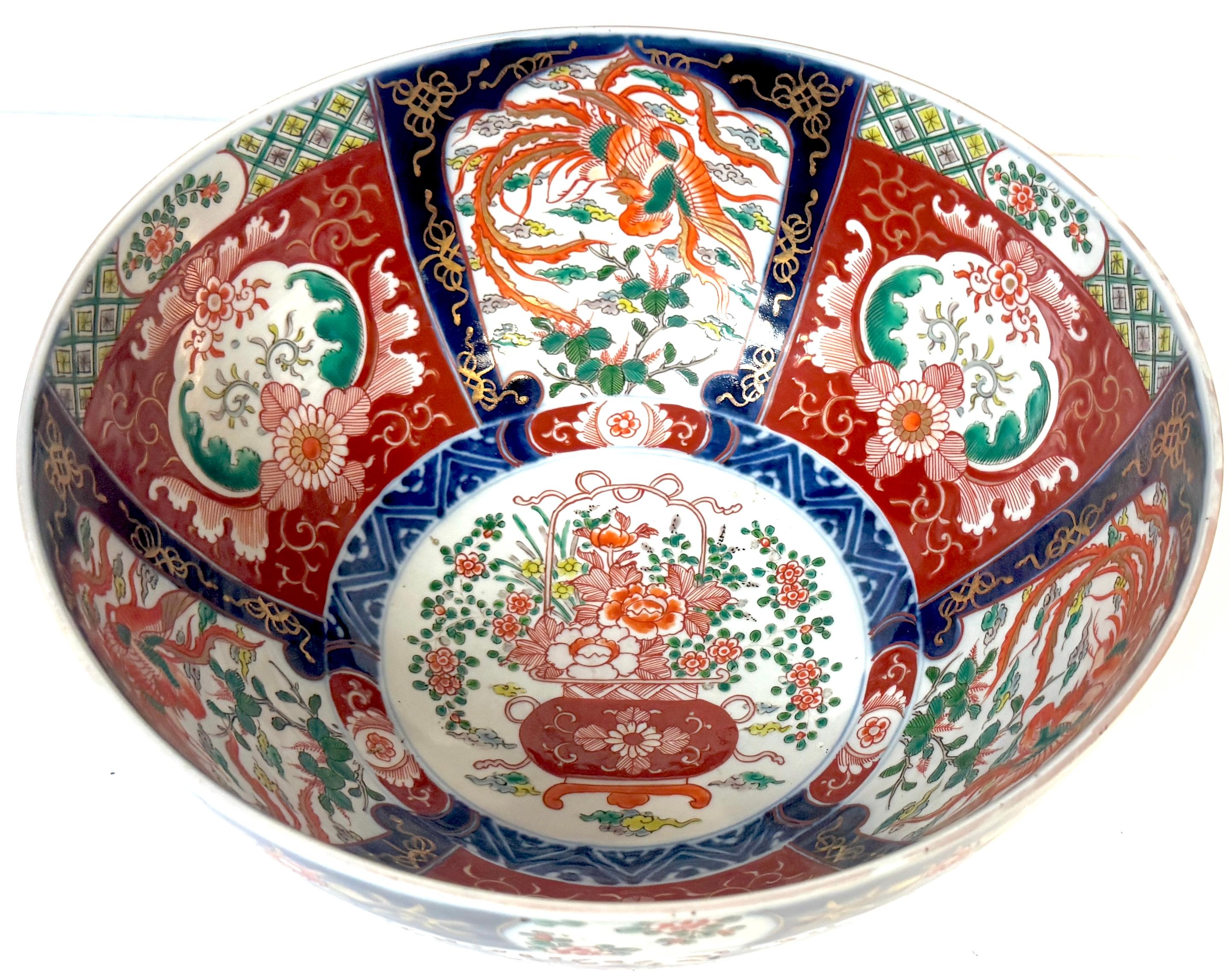 Large Meiji Imari Center Bowl, Phoenix & Floral Motifs, Atributted  Fukagawa in vendita 4