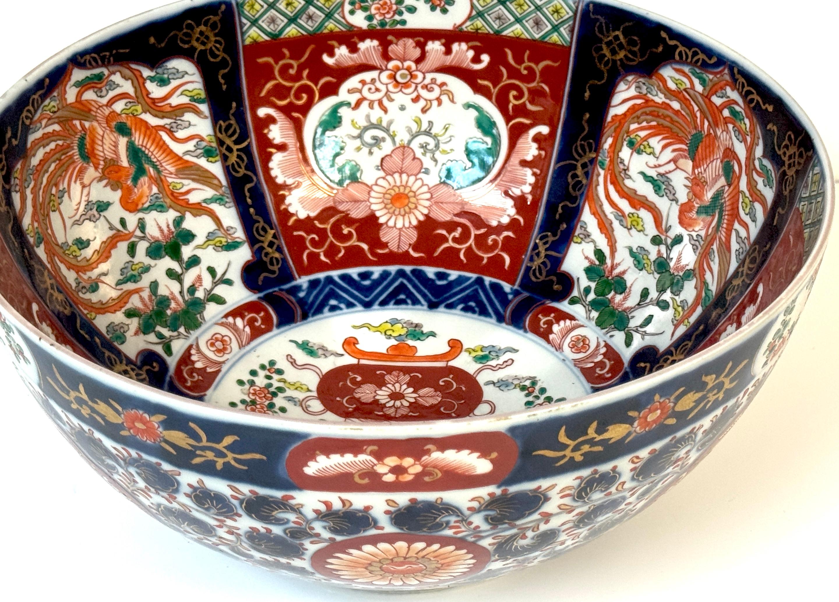 Giapponese Large Meiji Imari Center Bowl, Phoenix & Floral Motifs, Atributted  Fukagawa in vendita