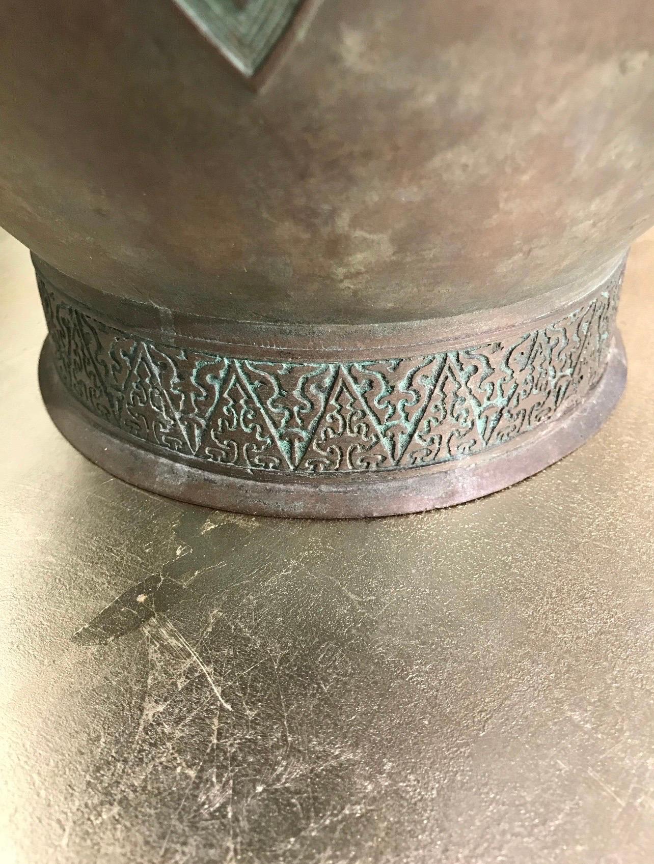 20th Century Large Meiji Period Bronze Japanese Vase For Sale