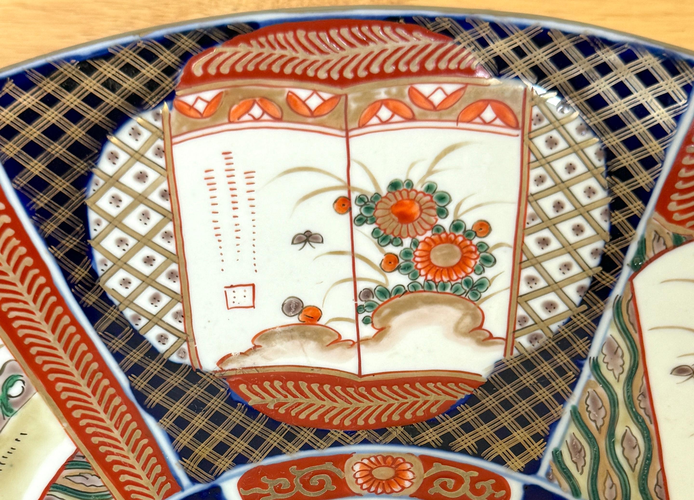 Gran Cargador Floral Imari del Periodo Meiji, por Fukagawa en venta 7