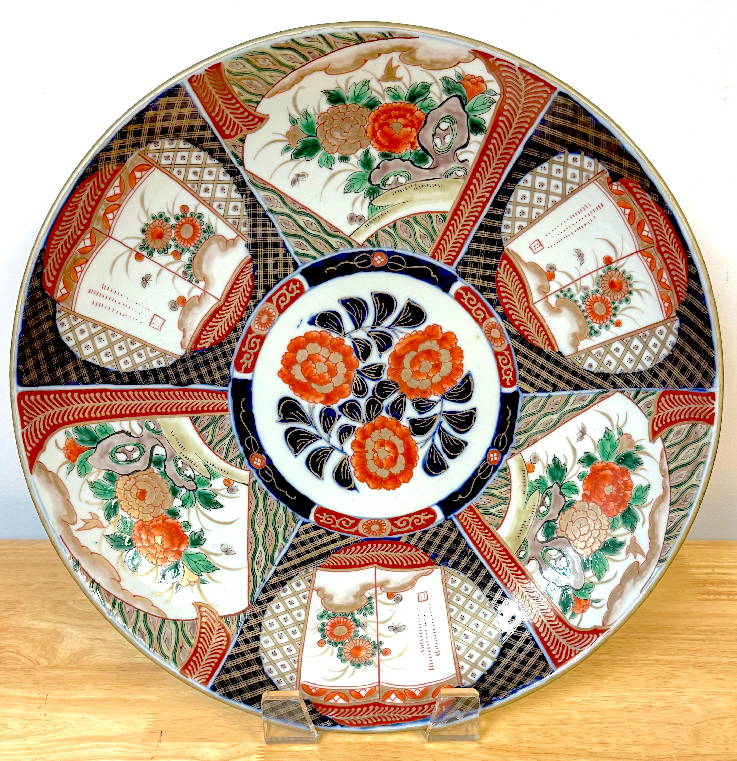 Gran Cargador Floral Imari del Periodo Meiji, por Fukagawa en venta 9