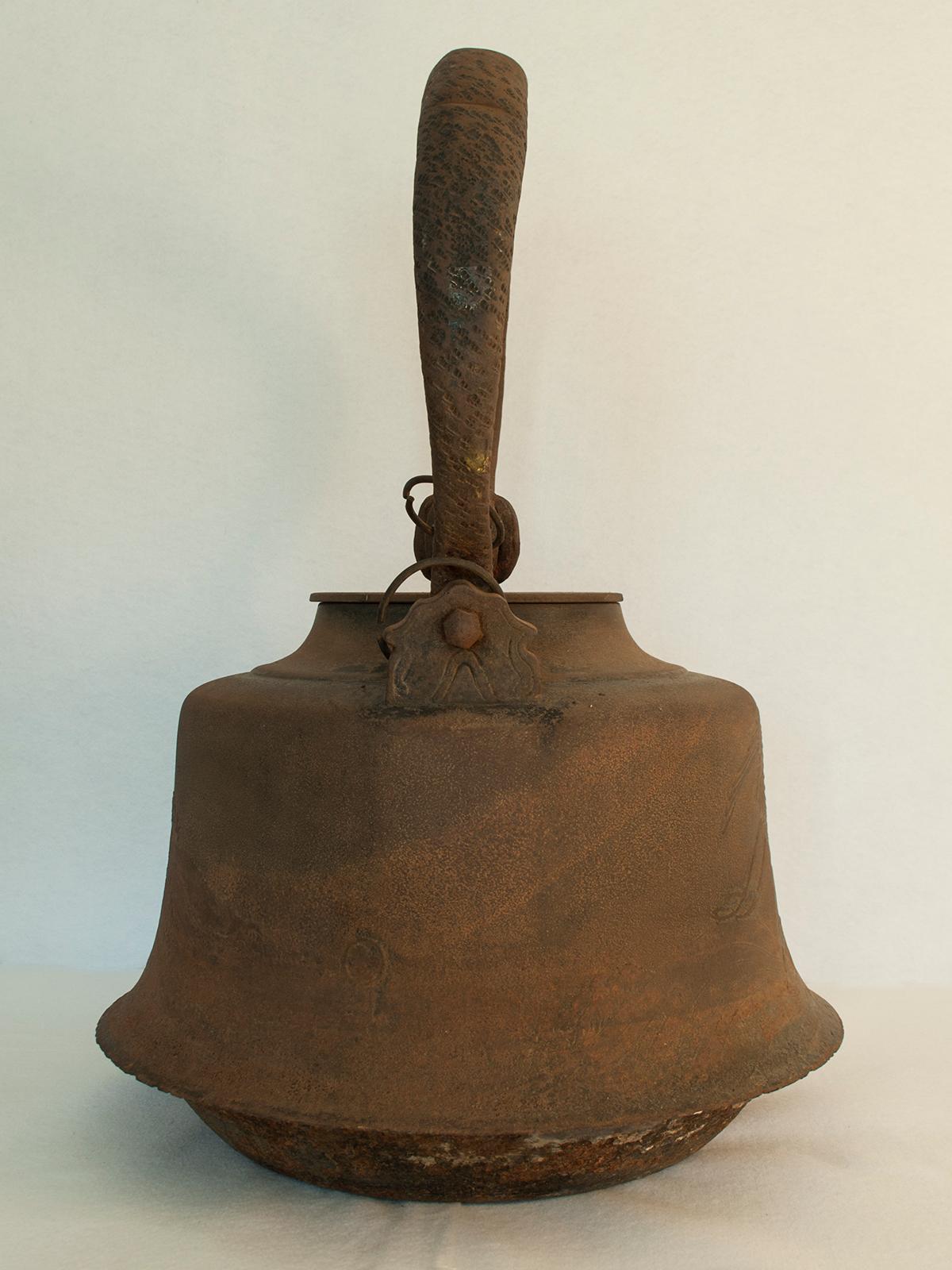 Large Meiji Period Iron Tea Pot, Japan In Fair Condition In Point Richmond, CA