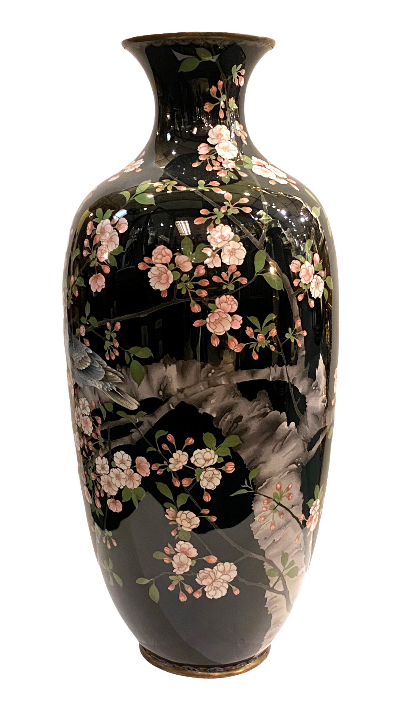 Large Meiji Period Japanese Cloisonné Vase In Good Condition In New York, NY