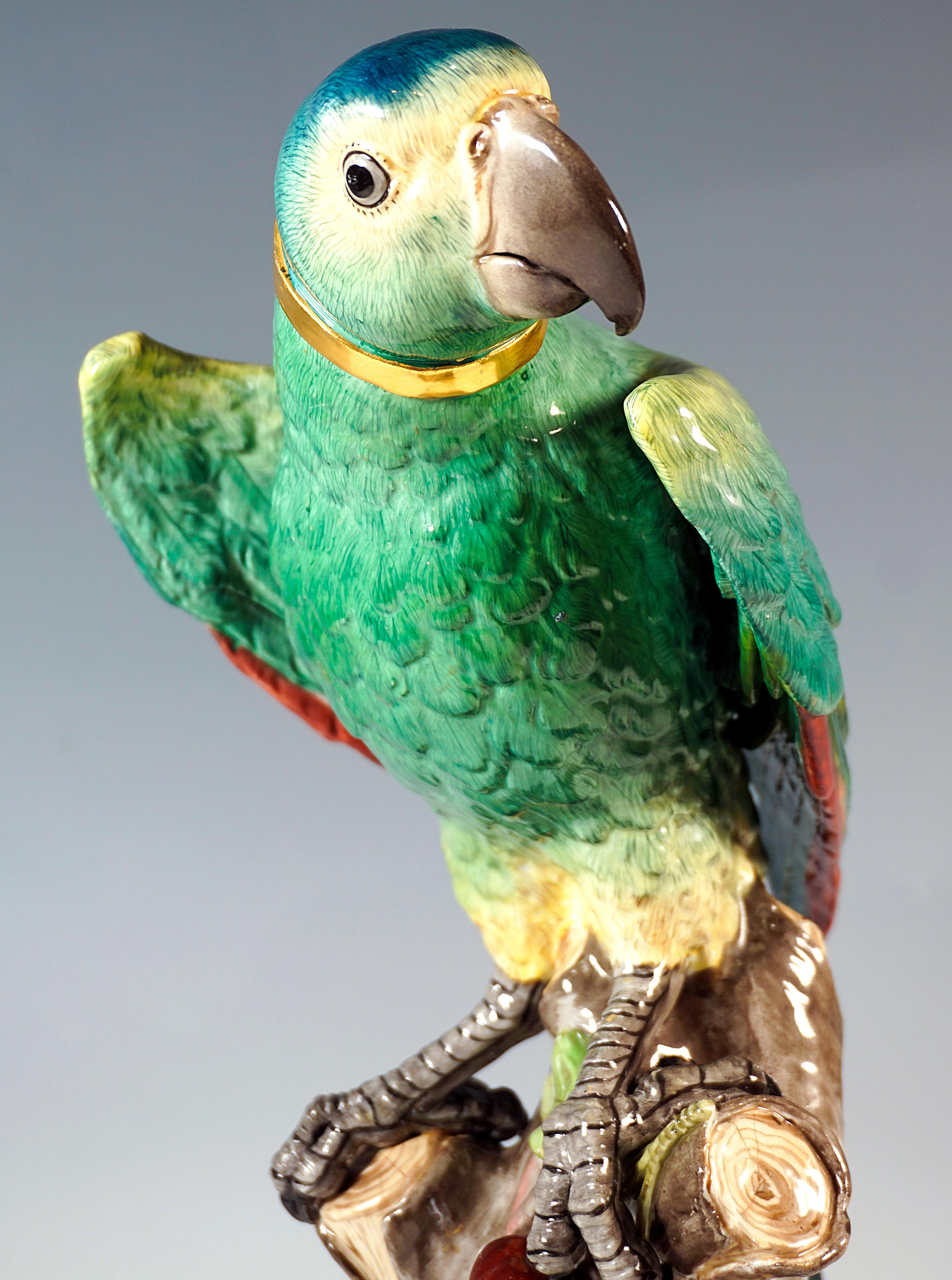 Large Meissen Animal Figure, Parrot On Tree Trunk, by J.J. Kaendler, Circa 1860 In Good Condition For Sale In Vienna, AT