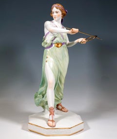 Large Meissen Art Nouveau Figurine, Lady Ring Thrower, by R. Boeltzig, Ca 1910