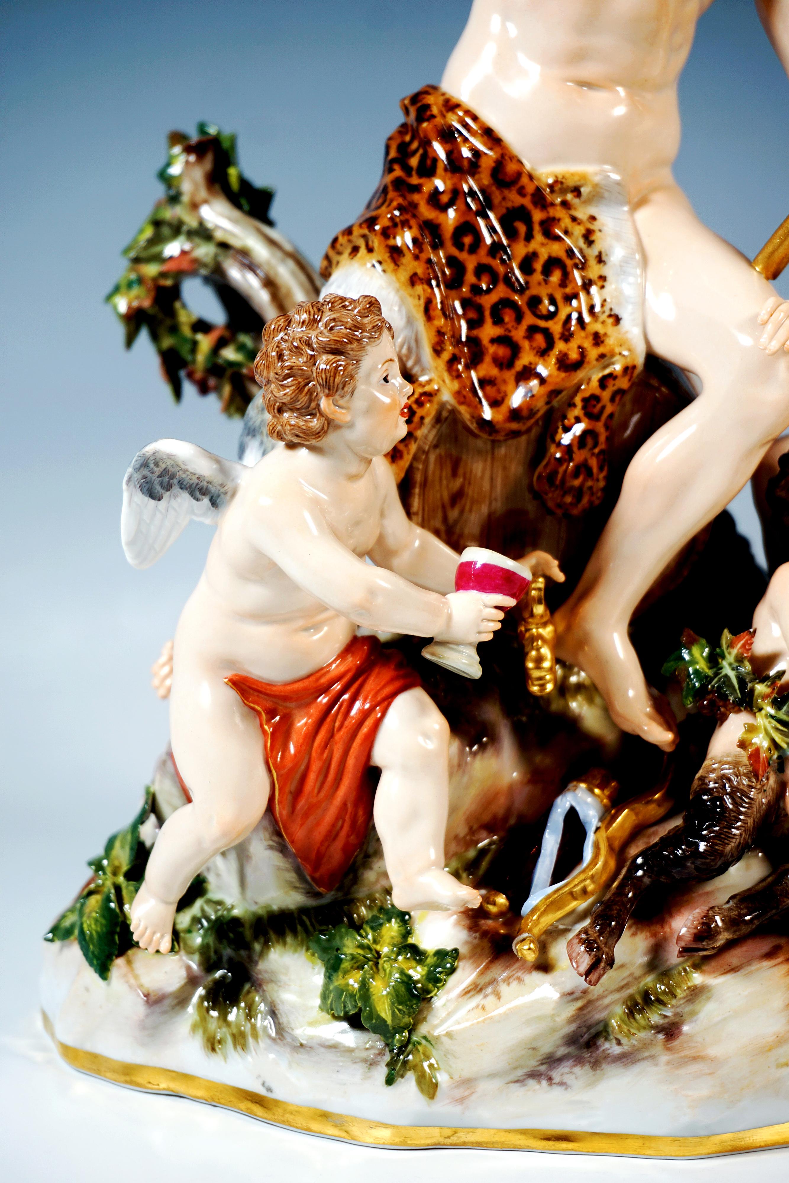 Porcelaine Grand groupe de bacchanales de Meissen, Bacchus et son entourage, par Leuteritz, vers 1860 1860 en vente