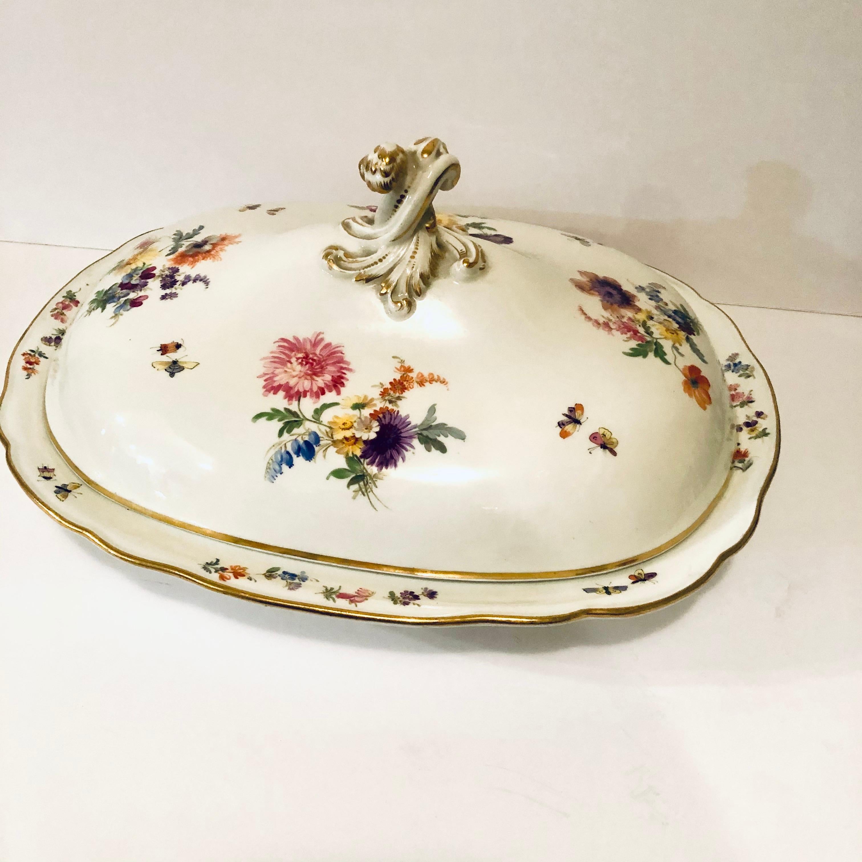 Large Meissen Covered Serving Bowl with Four Painted Bouquets of Flowers For Sale 4