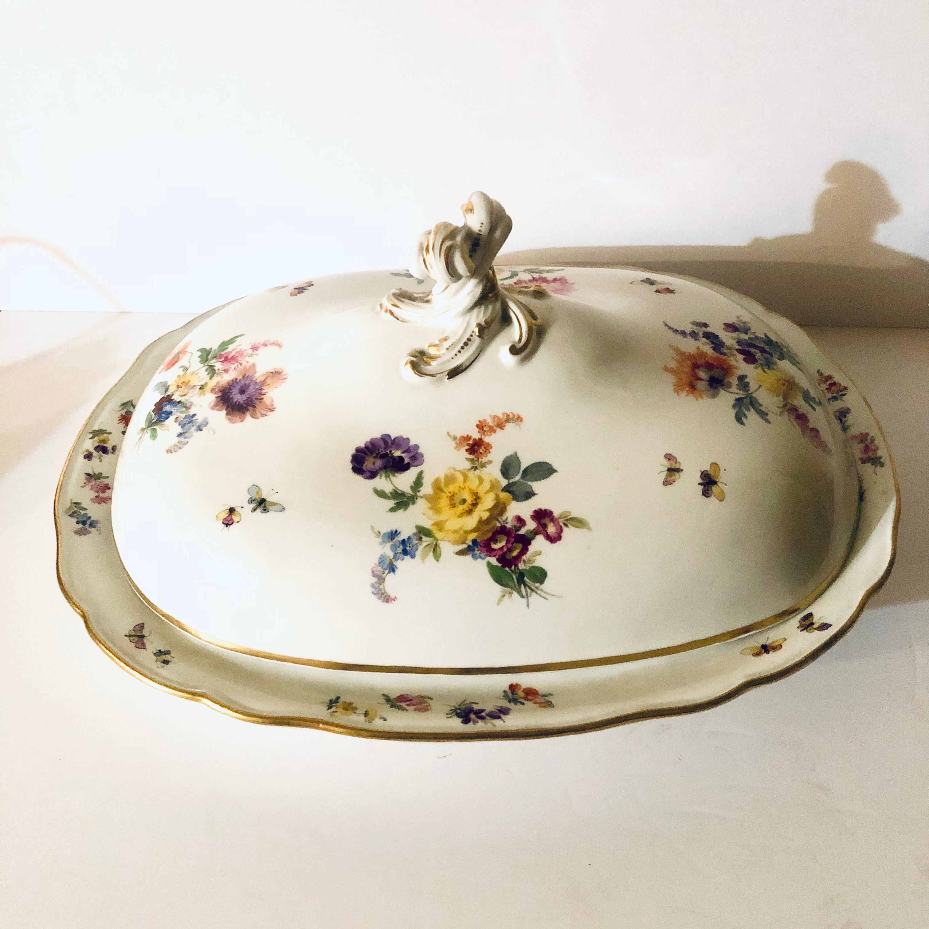 Large Meissen Covered Serving Bowl with Four Painted Bouquets of Flowers In Good Condition For Sale In Boston, MA