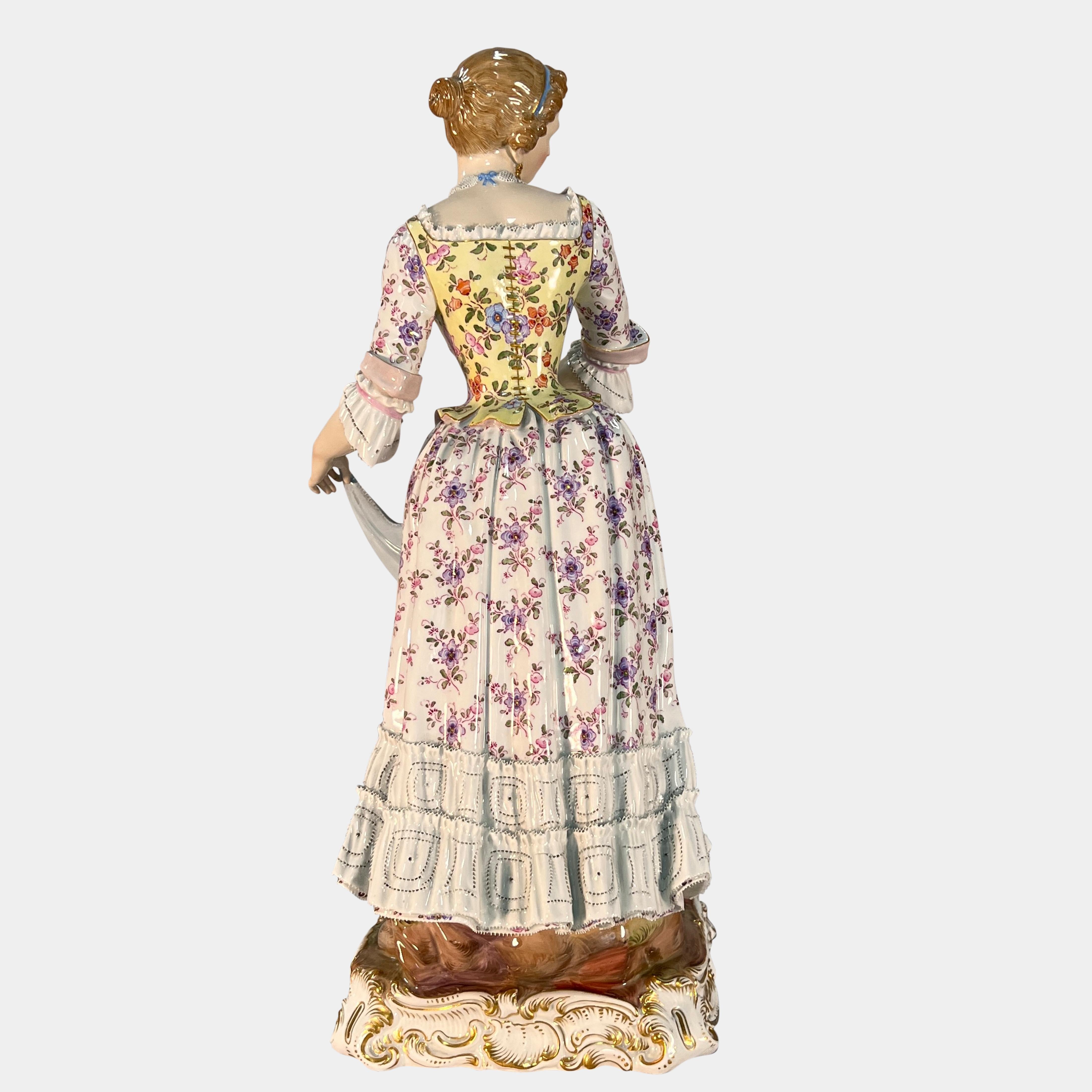 Large Meissen Figure of a Standing Lady In Excellent Condition For Sale In Los Angeles, CA