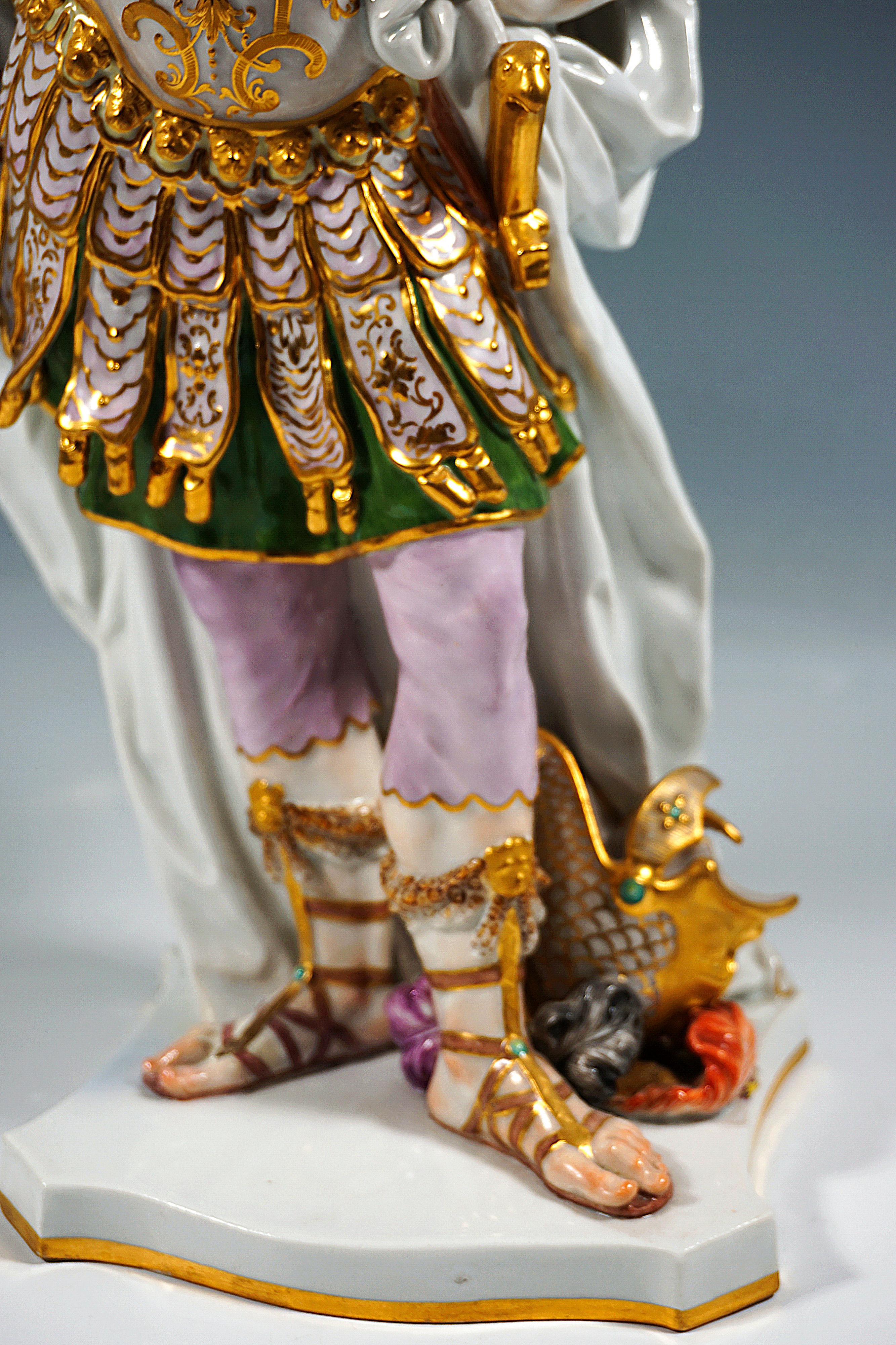 Porcelaine Grande figurine de Meissen August III dans l'armure romaine par J.J. Kaendler, 1924 en vente