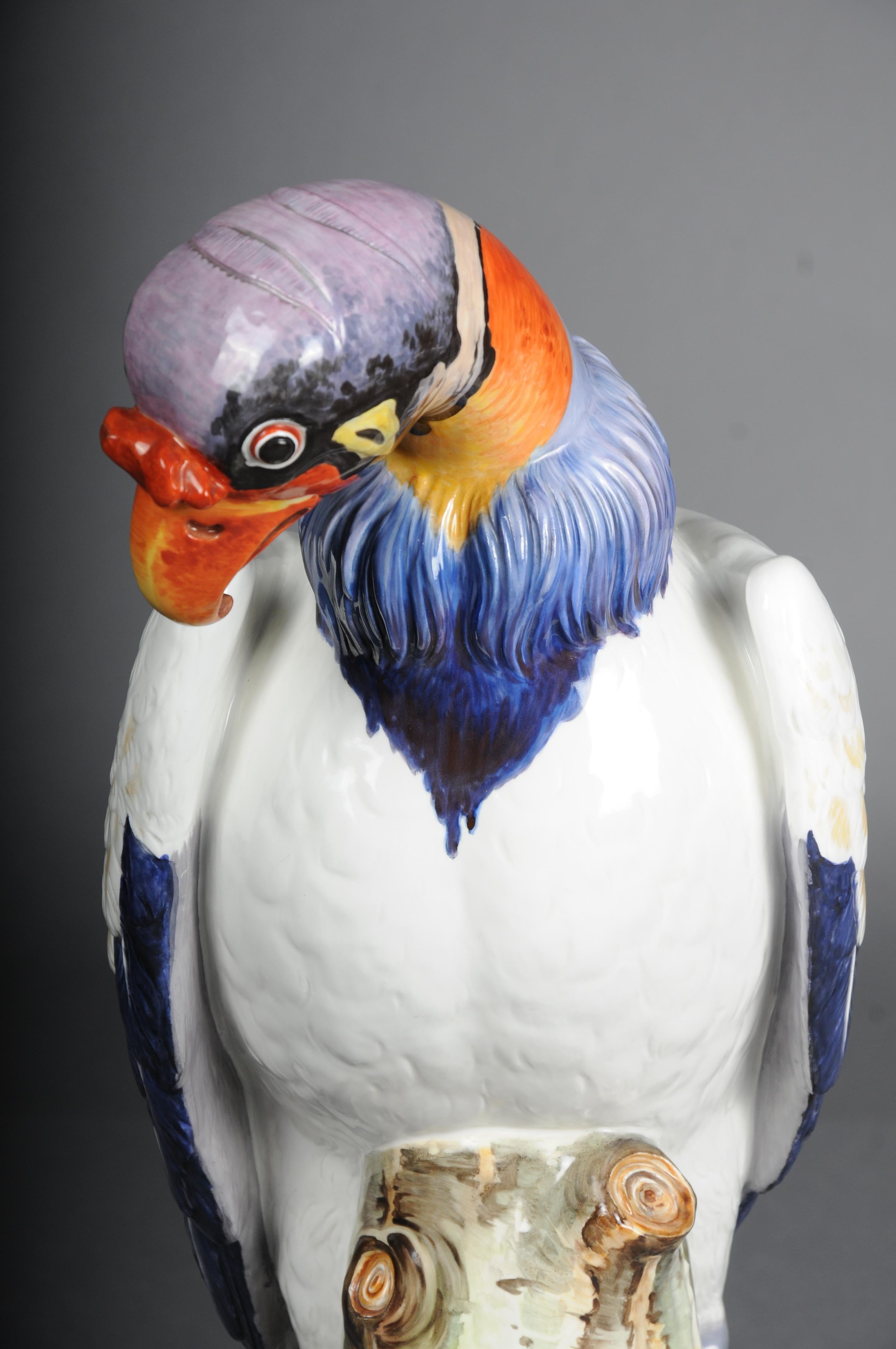 Large Meissen King Vulture standing on a tree trunk, around 1880 For Sale 9