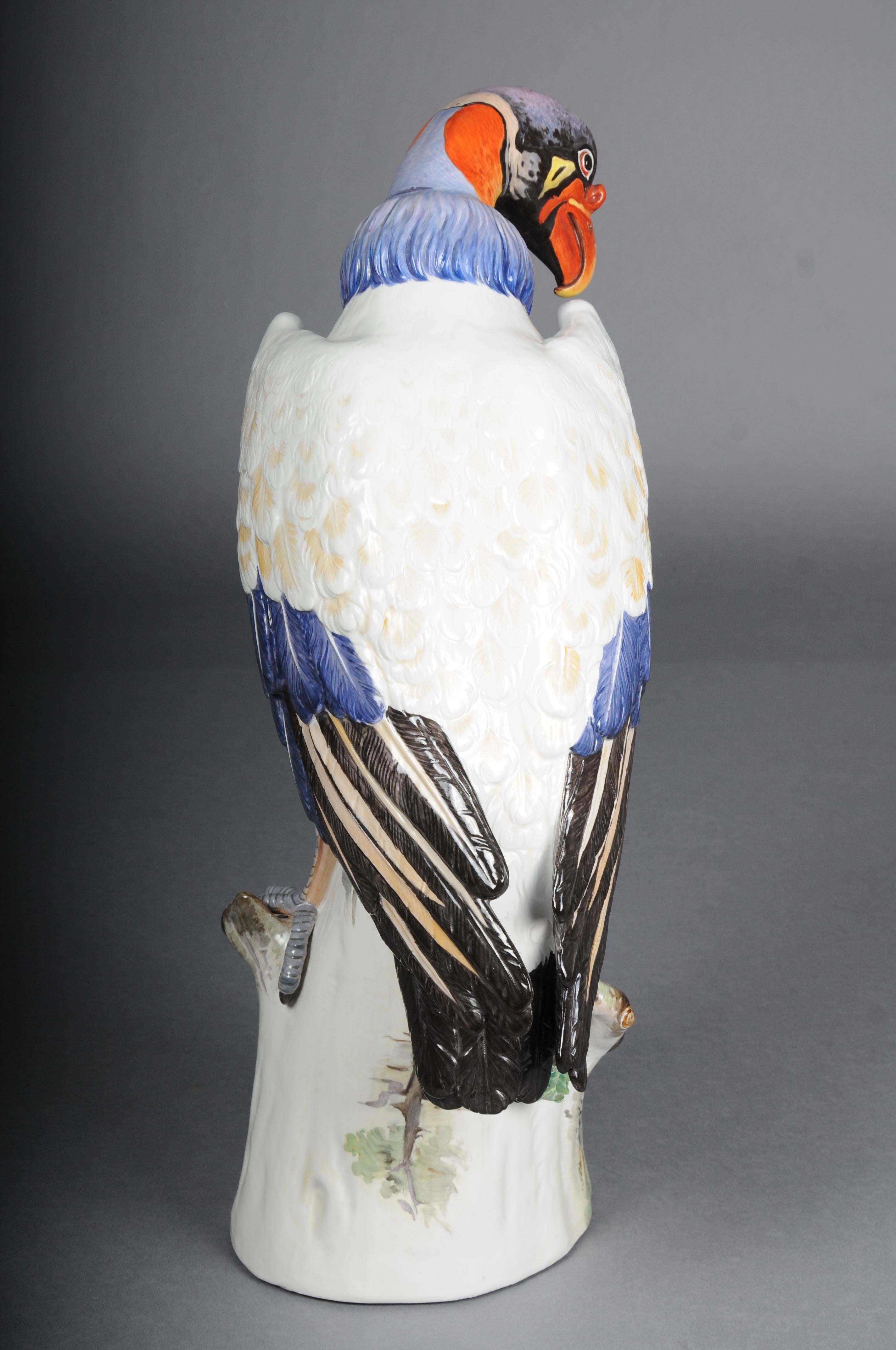 Large Meissen King Vulture standing on a tree trunk, around 1880 For Sale 2