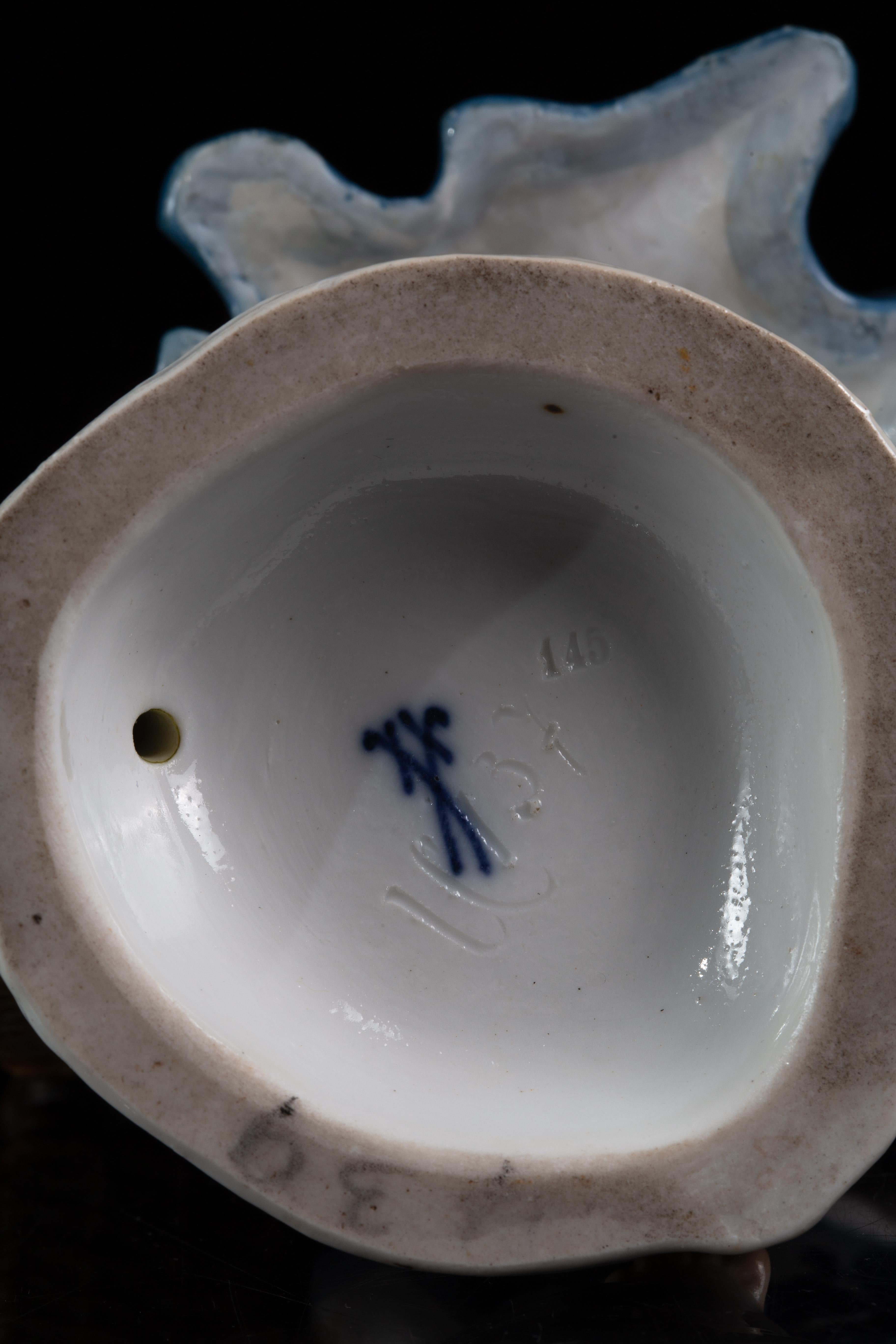 Große Meissen Porcelain Jugendstil Figur 'Mädchen mit Apfelkorb' im Angebot 11