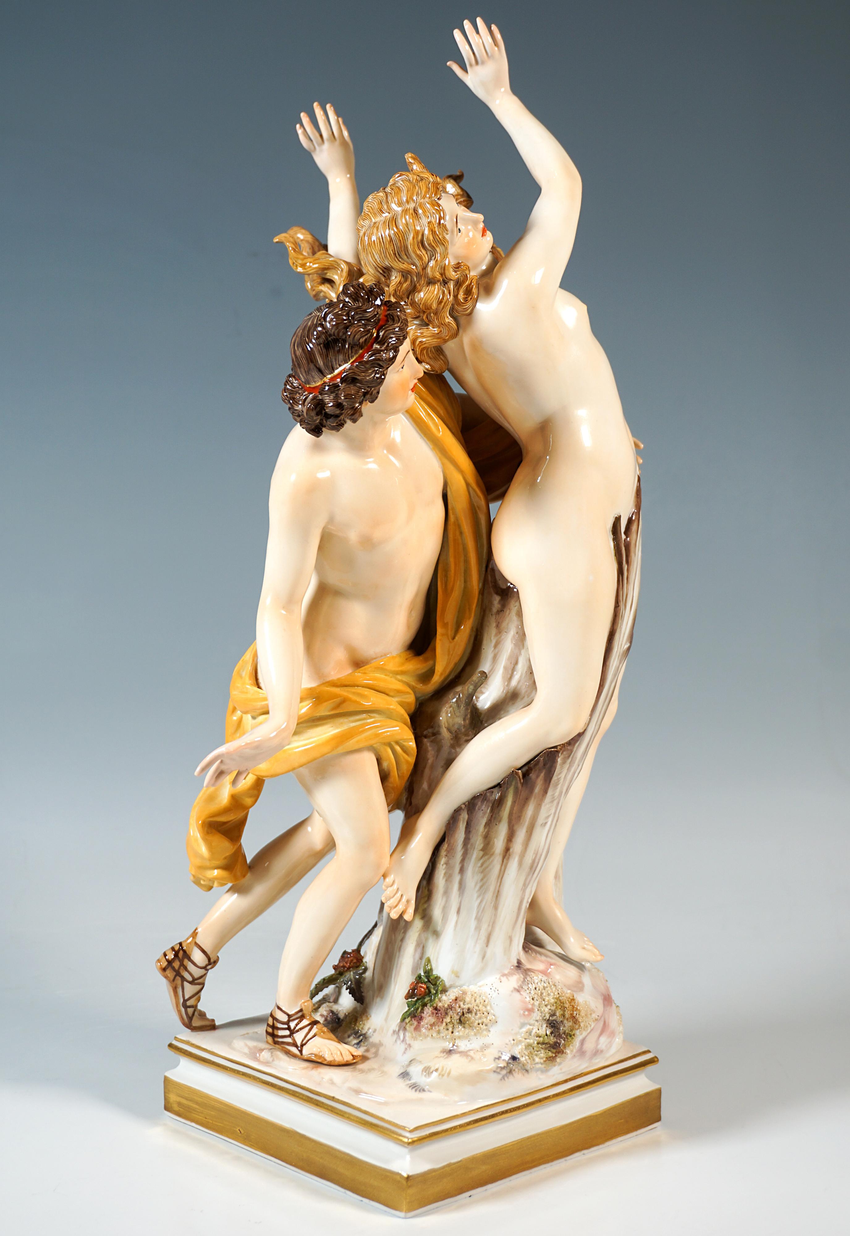 Fait main Large Meissen Porcelain Figurine Group 'Apollo & Daphne' By Juechtzer, Ca 1860 en vente