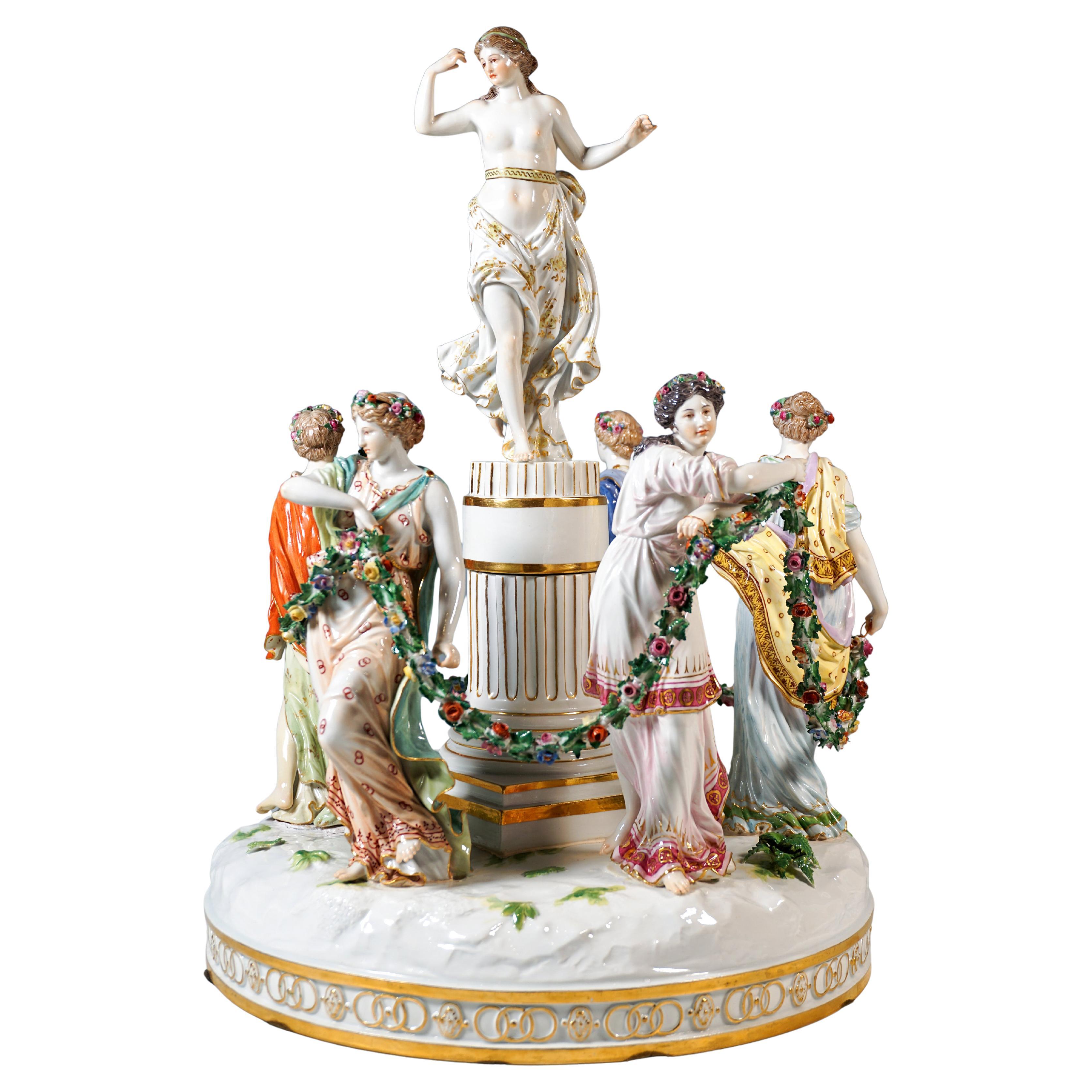 Grand groupe en porcelaine de Meissen "Danse des Horae" par C.G. Starcke, vers 1880 en vente