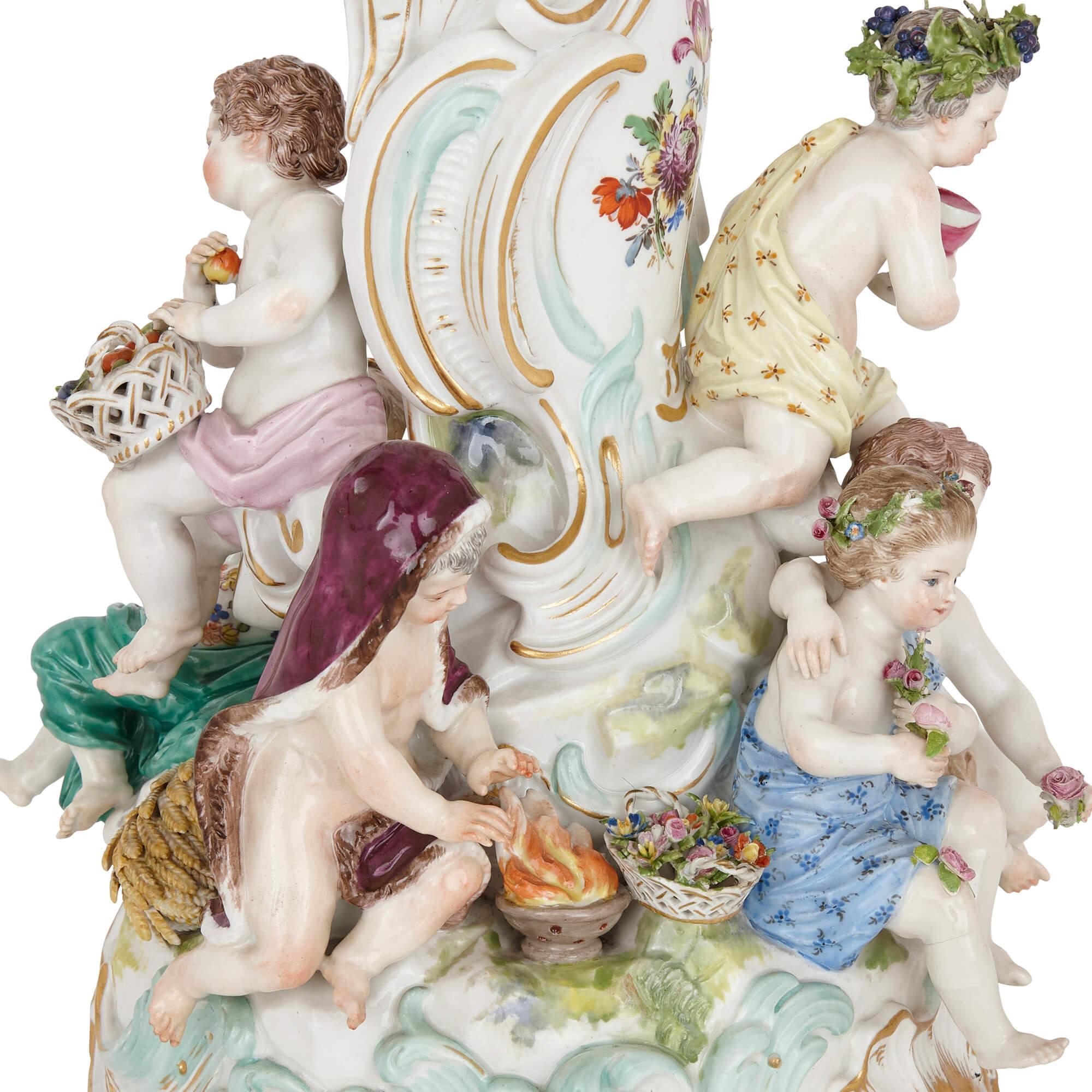 Peint Grand centre de table de style rococo en porcelaine de Meissen en vente