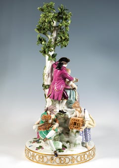 Grand ensemble rond de Meissen, « Trois couples près d'un arbre », par M.V. Acier, vers 1940