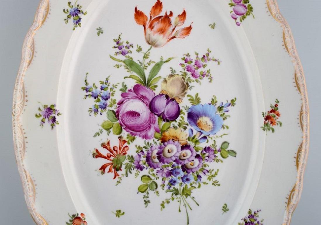 German Large Meissen serving dish in porcelain with hand-painted flowers. For Sale