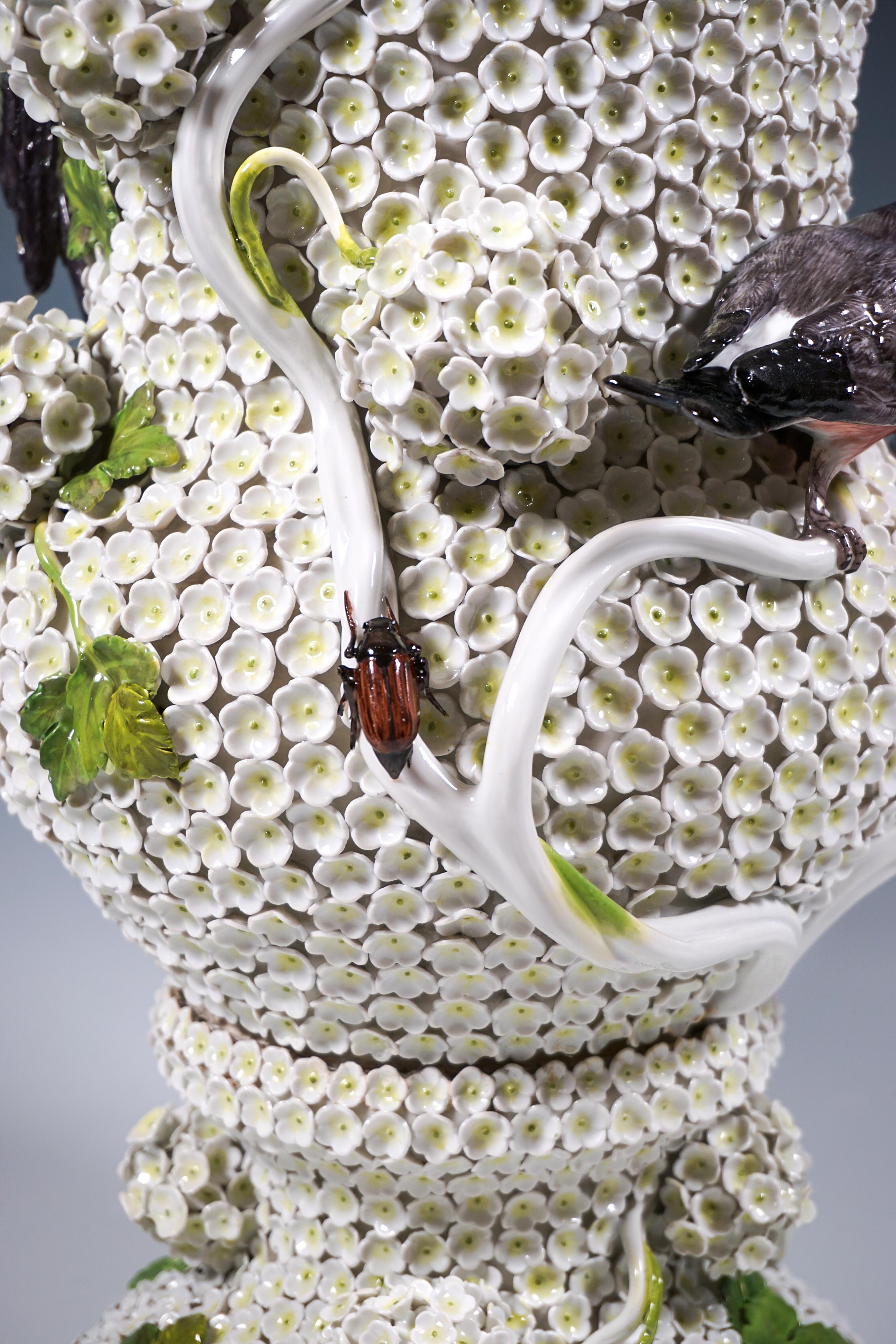 Large Meissen Splendid Vases With Snowball Blossoms, Birds & Insects, Circa 1850 For Sale 4