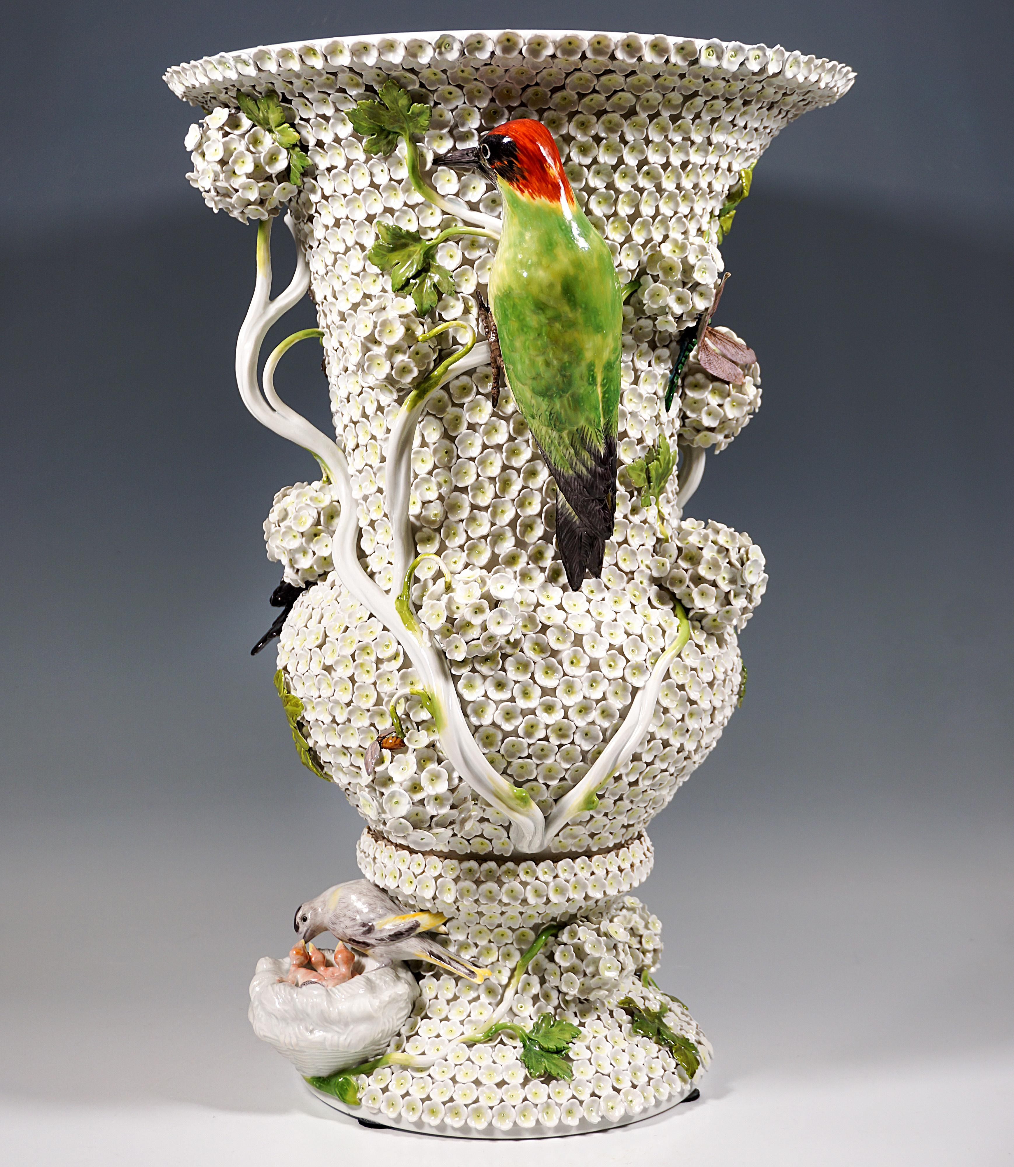 German Large Meissen Splendid Vases With Snowball Blossoms, Birds & Insects, Circa 1850 For Sale