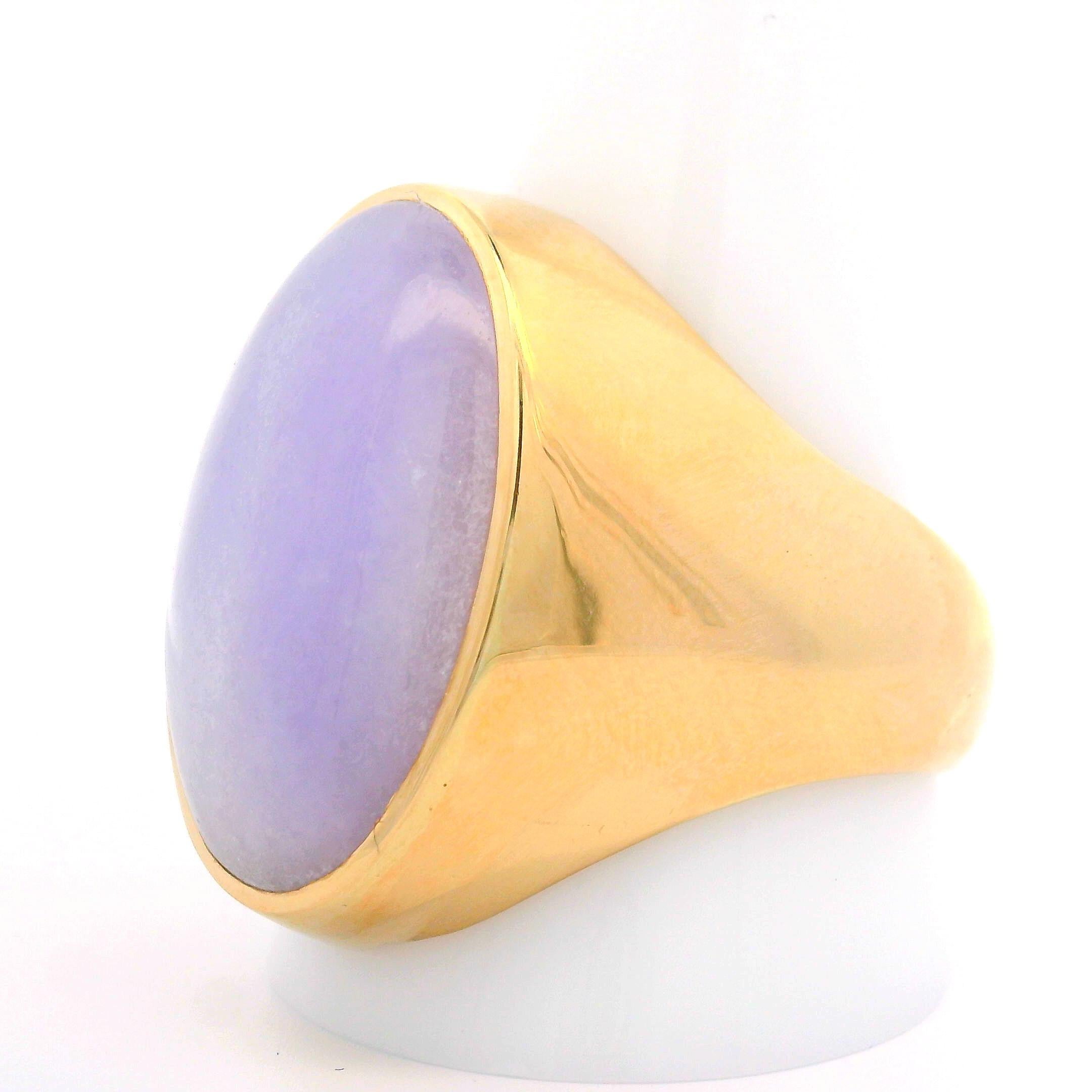 Oval Cut Large Men's 14k Yellow Gold Oval Bezel Cabochon Lavender Jade Ring Size 13 For Sale