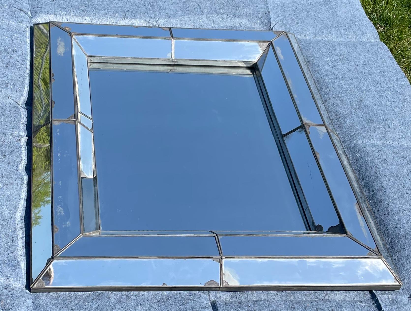 Argenté Grand miroir de style vénitien en verre mercuré en vente