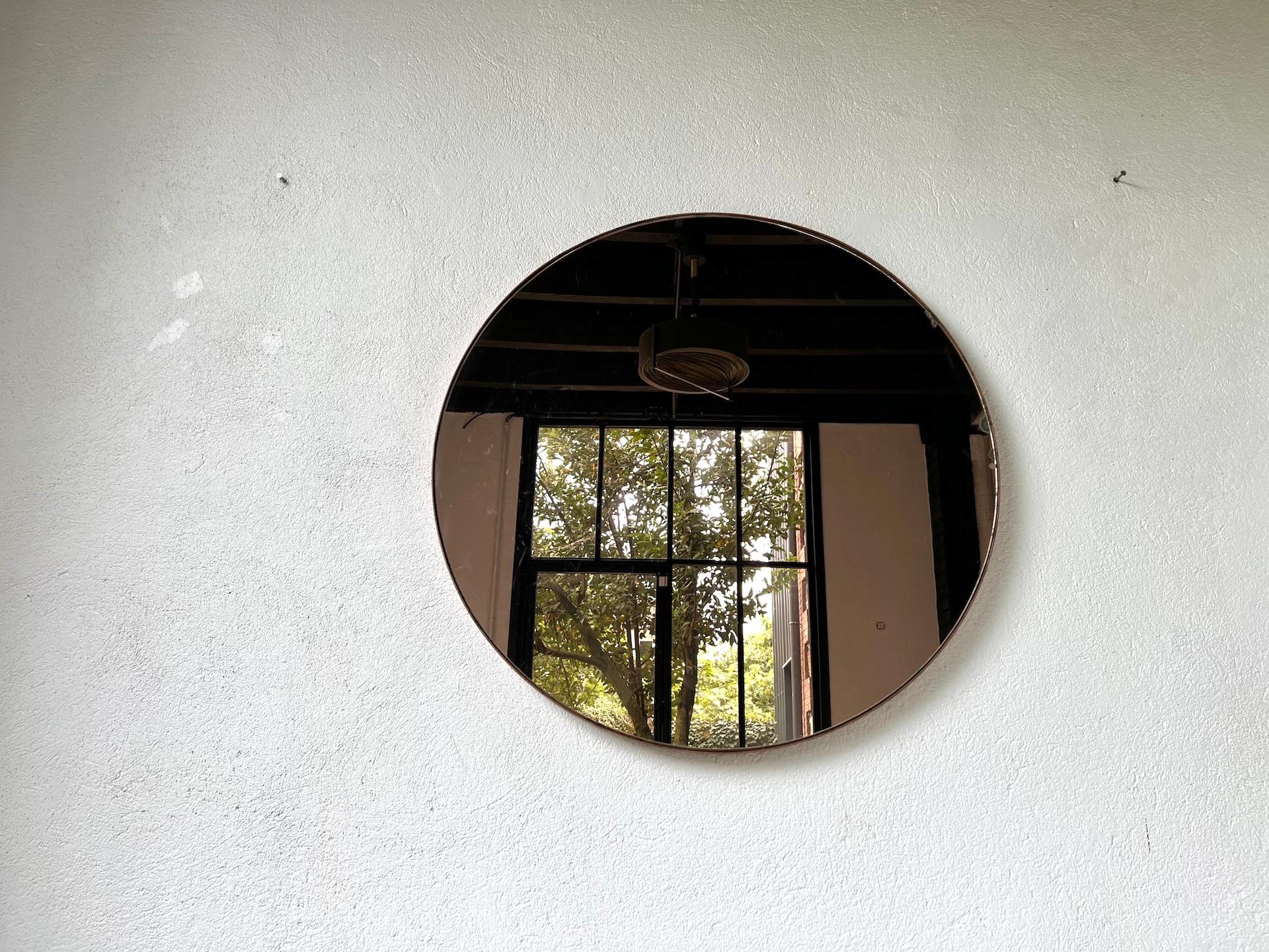 Large mercury round mirror from the 1970s For Sale 3