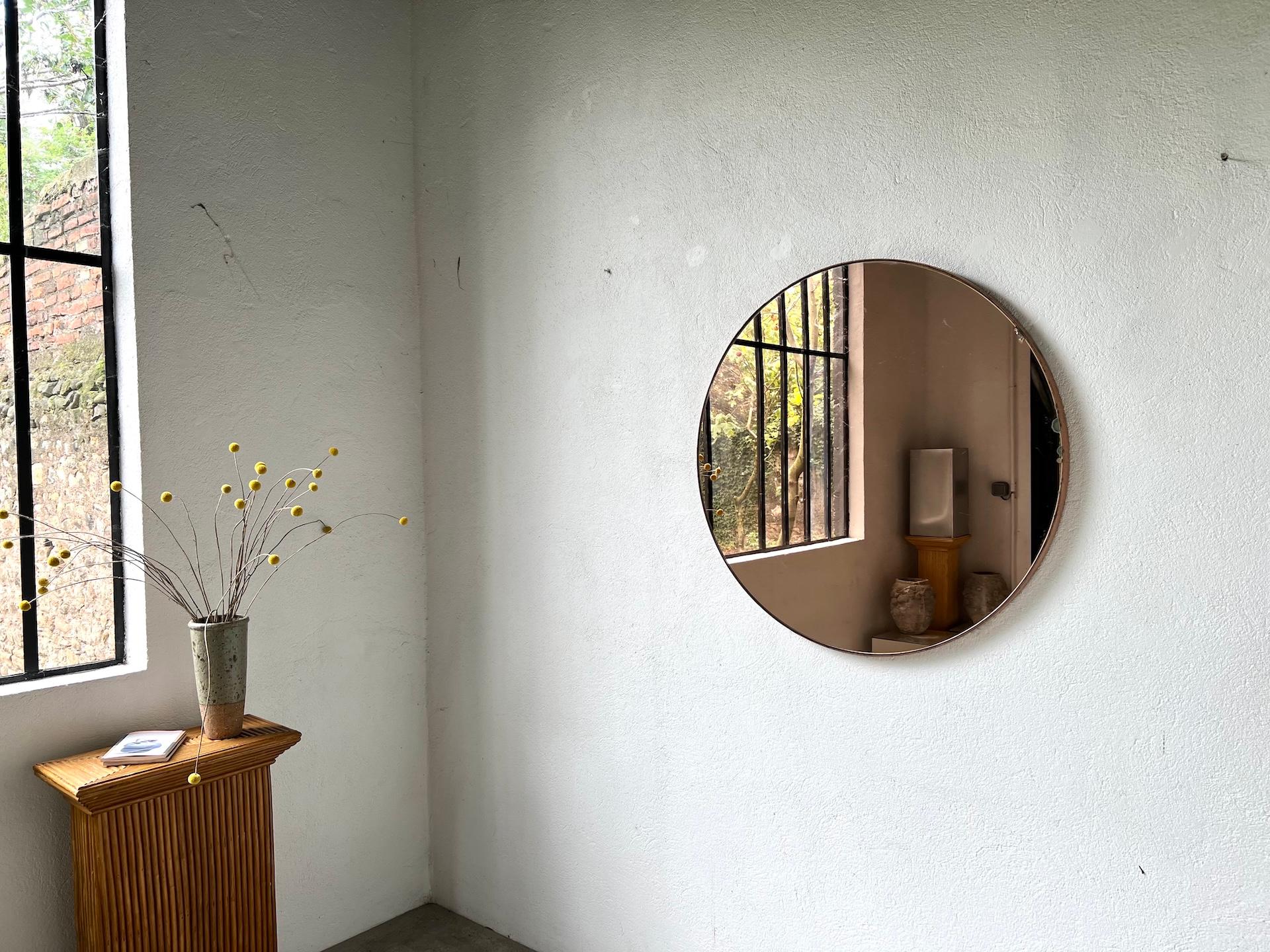 Large mercury round mirror from the 1970s For Sale 4