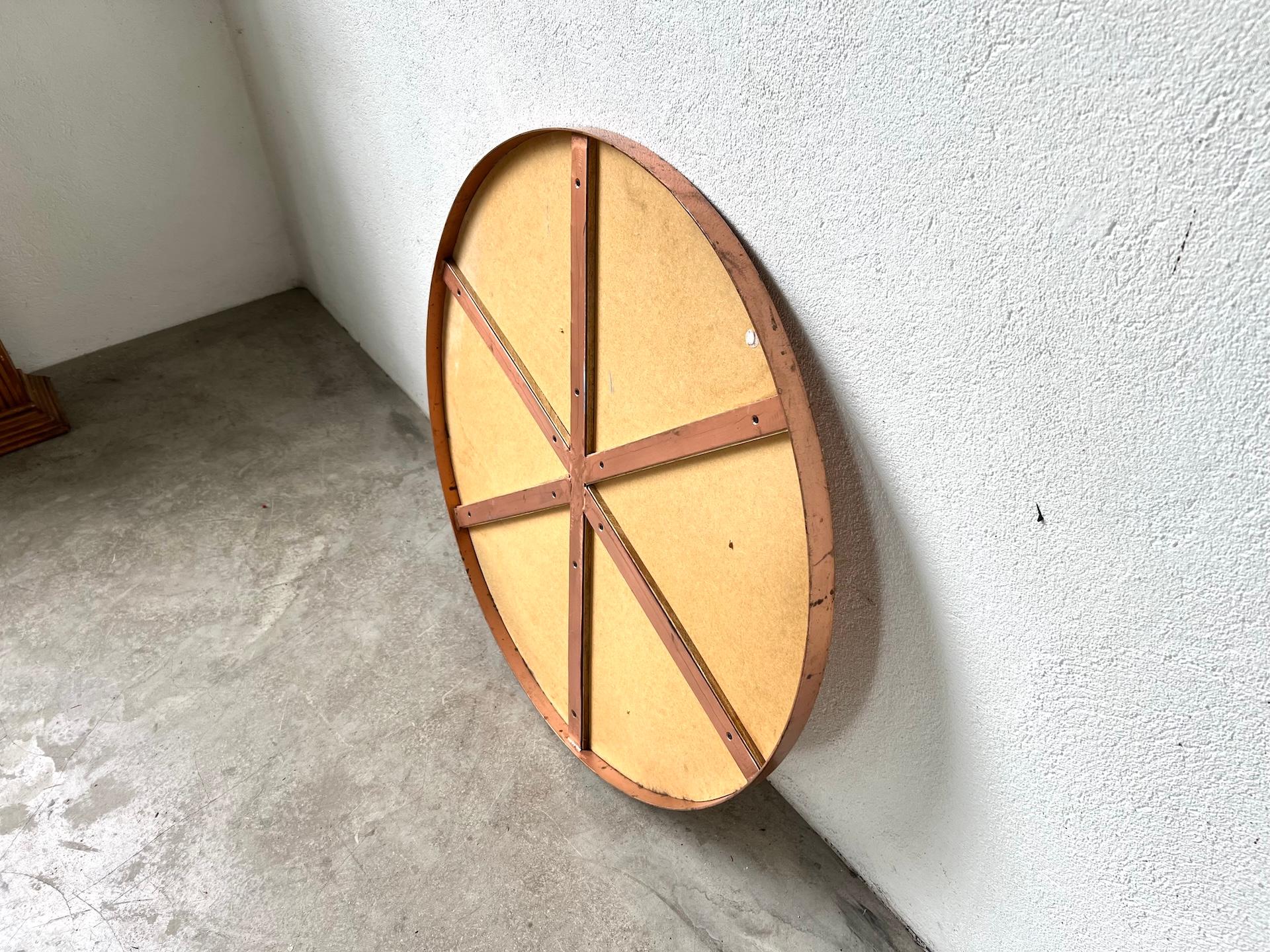 Large mercury round mirror from the 1970s For Sale 7